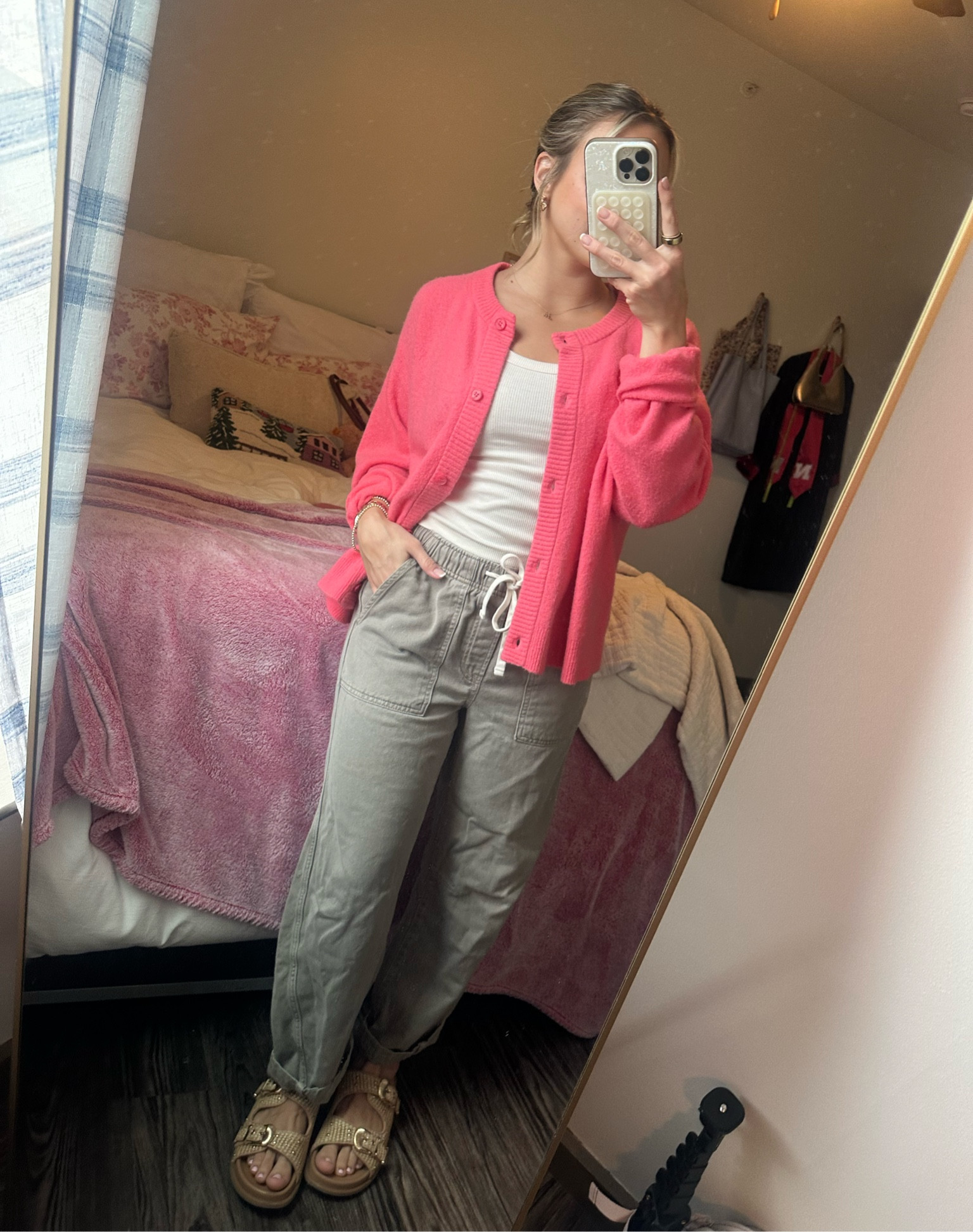 Perfect summer pants & sandals 💫💫 Gap Soft Pull On Barrel Pants, Steve Madden Sandals 

#LTKfindsunder50 #LTKshoecrush #LTKSeasonal