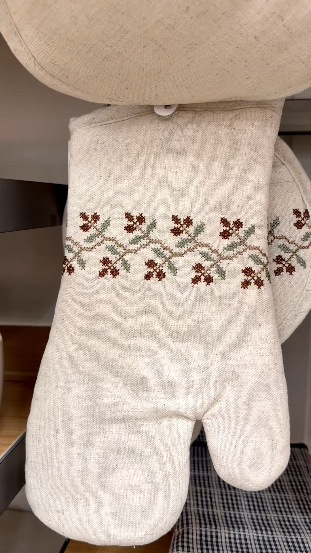 Get ready for fall in the kitchen with this sweet set. 🍂 Includes oven mitt and potholder with a matching cross-stitched design on each piece. Perfect for a hostess gift and house warming too!

#fallkitchendecor #potholder #ovenmitt #fallkitchenaccessories #target #crossstitch #hostessgift #housewarminggift

#LTKHome #LTKSeasonal