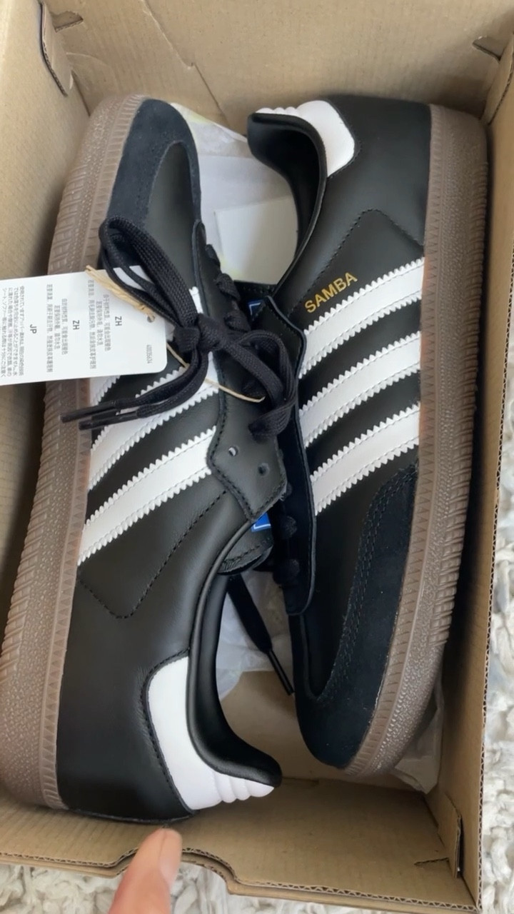 I love my white sambas so much I couldn’t help but add a black pair to my collection too! 

#LTKHoliday #LTKSeasonal #LTKHolidaySale