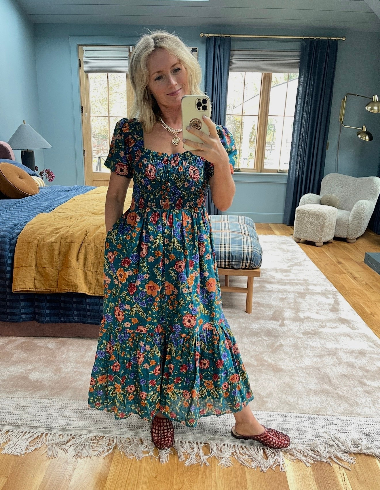 I tried this on and I was like, “yes, this is a yes”. It’s flattering, easy to dress up and down, and is a great spring into summer transitional dress.