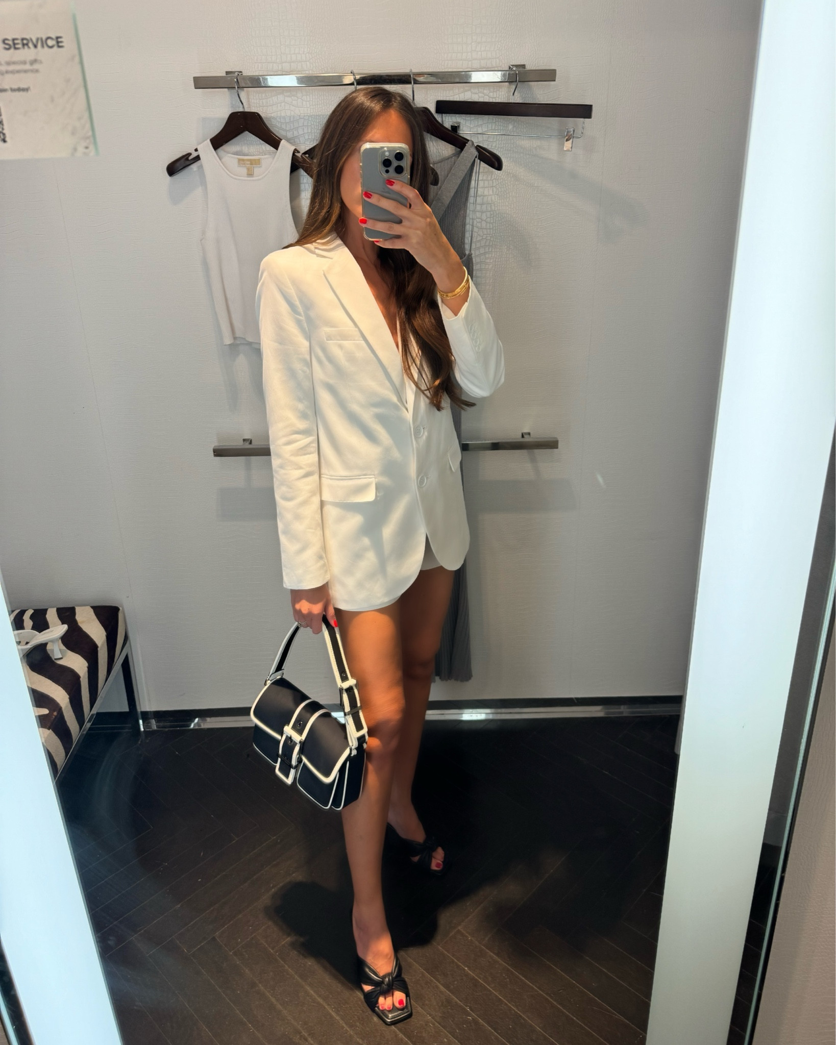 Had such a fun morning at the Brookfield Place @michaelkors store getting styled for Mother’s Day. @bfplny Taking you along to see how I styled the pieces in store and what I picked. The ‘Colby’ and ‘Tribeca’ bags were my hero pieces for the looks. 
If you head to this Michael Kors Location this weekend May 4/5 or next May 11/12 and spend $300 or more in store you will receive a floral bouquet in partnership with FlowerBx. 
#MichaelKors mkpartner 

@shop.LTK #liketkit liketk.it

#LTKstyletip 

#LTKU #LTKSeasonal