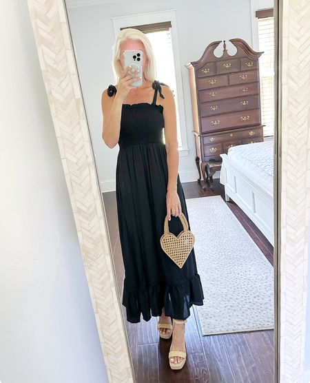 This dress is a great little LBD for summer. Fits true to size. Take $10 off with code: ASHLEYBJS10. @summersalt #summersaltjetsetter