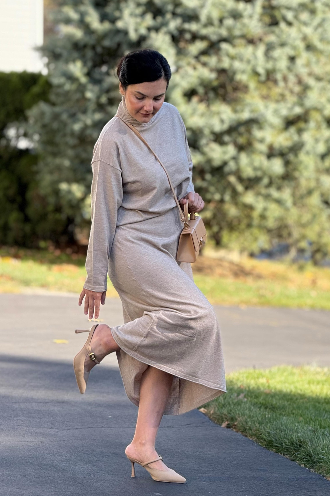 When it comes to shoes, I’m always looking for quality, comfort and look.  These heels from @cosyisland_official are all about comfort! The unique heel structure with a wider bottom gives you extra stability, plus the ergonomic material keeps your feet happy all day. Everyone needs them in their lives 💖
I have an amazing offer if you’ve been eyeing up any of their shoes - which after wearing them for years, I can attest to how *truly* comfortable they are:
✨Use my code to get 15% off MASHA2024

✨ Black Friday code BFCM15 for a great deals