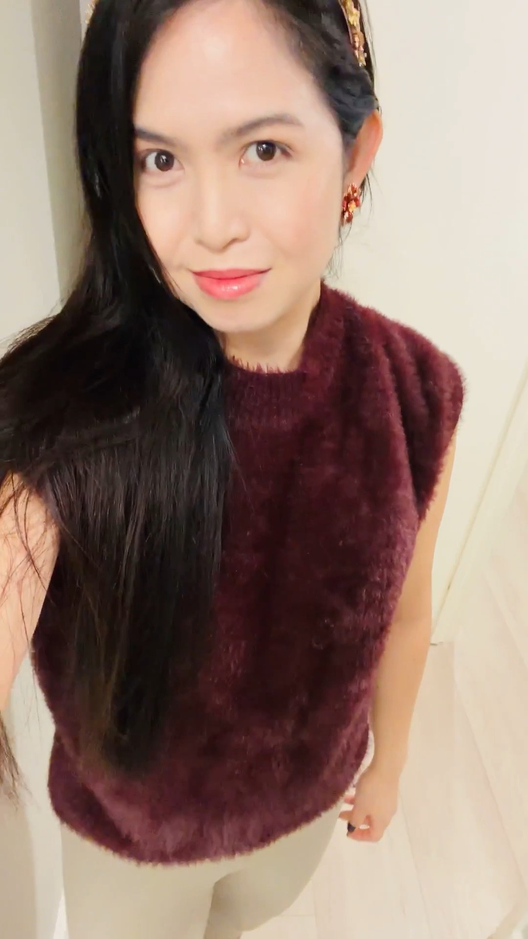 Holiday girl incoming!❤️🎁🎅This look is cozy yet affordable, perfect for Fall, and so comfy too! This top is so soft like cashmere but a fraction of the price! Such a beautiful Burgundy color perfect for the holidays! Accessorized woth






#ltkstyletip #ltksalealert #ltkholidaylooks #ltkparties #ltkunder50 #vici #vicicollection #ltkevents #ltkholidaystyle 

#LTKHoliday #LTKSeasonal #LTKGiftGuide