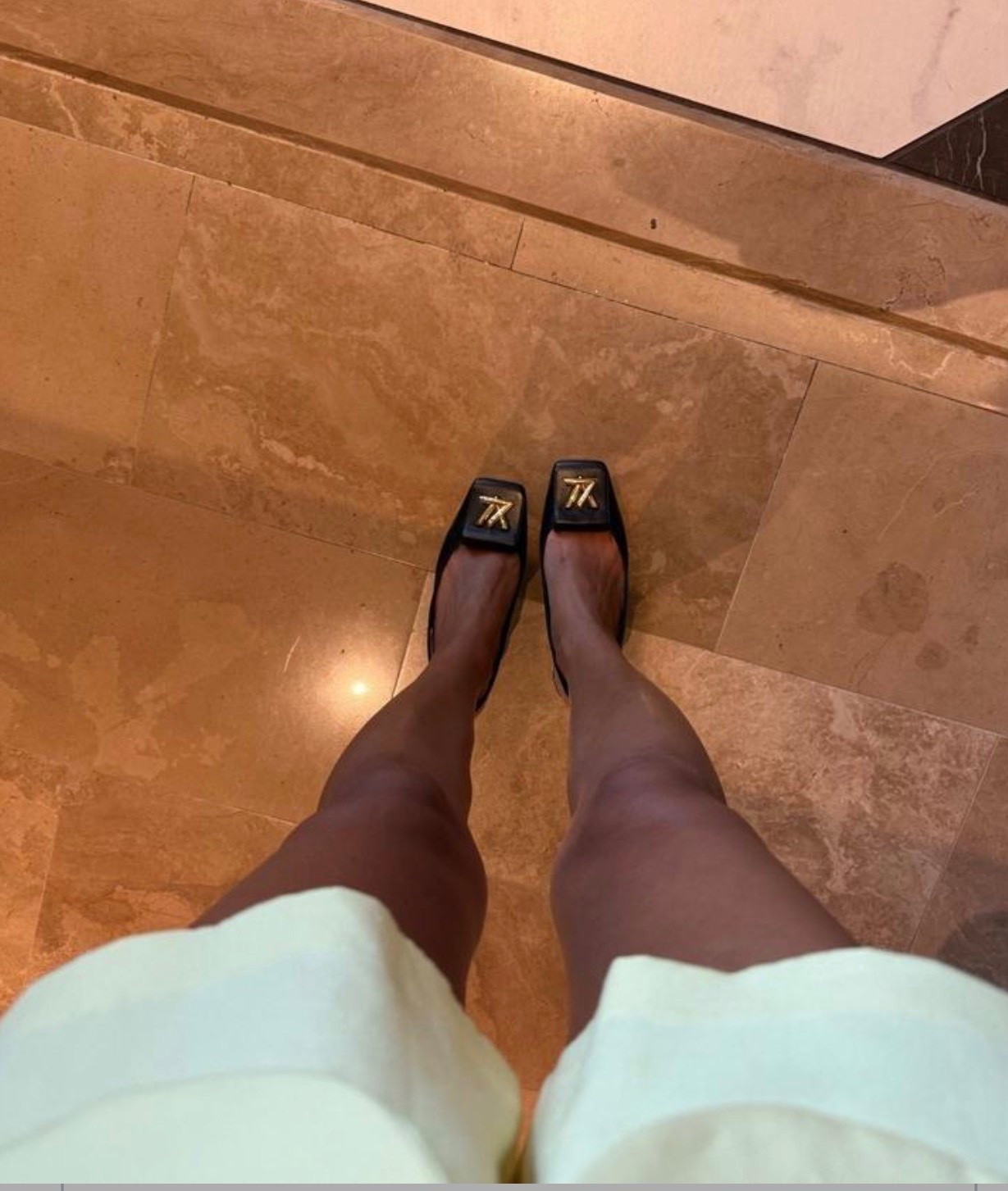 A classic flat with a luxe little twist ✨ The black-and-gold combination adds just the right amount of polish to any outfit.

#DesignerFlats #BlackFlats #ShoeStyle

#LTKdayinmylife #LTKootd #LTKstorytime