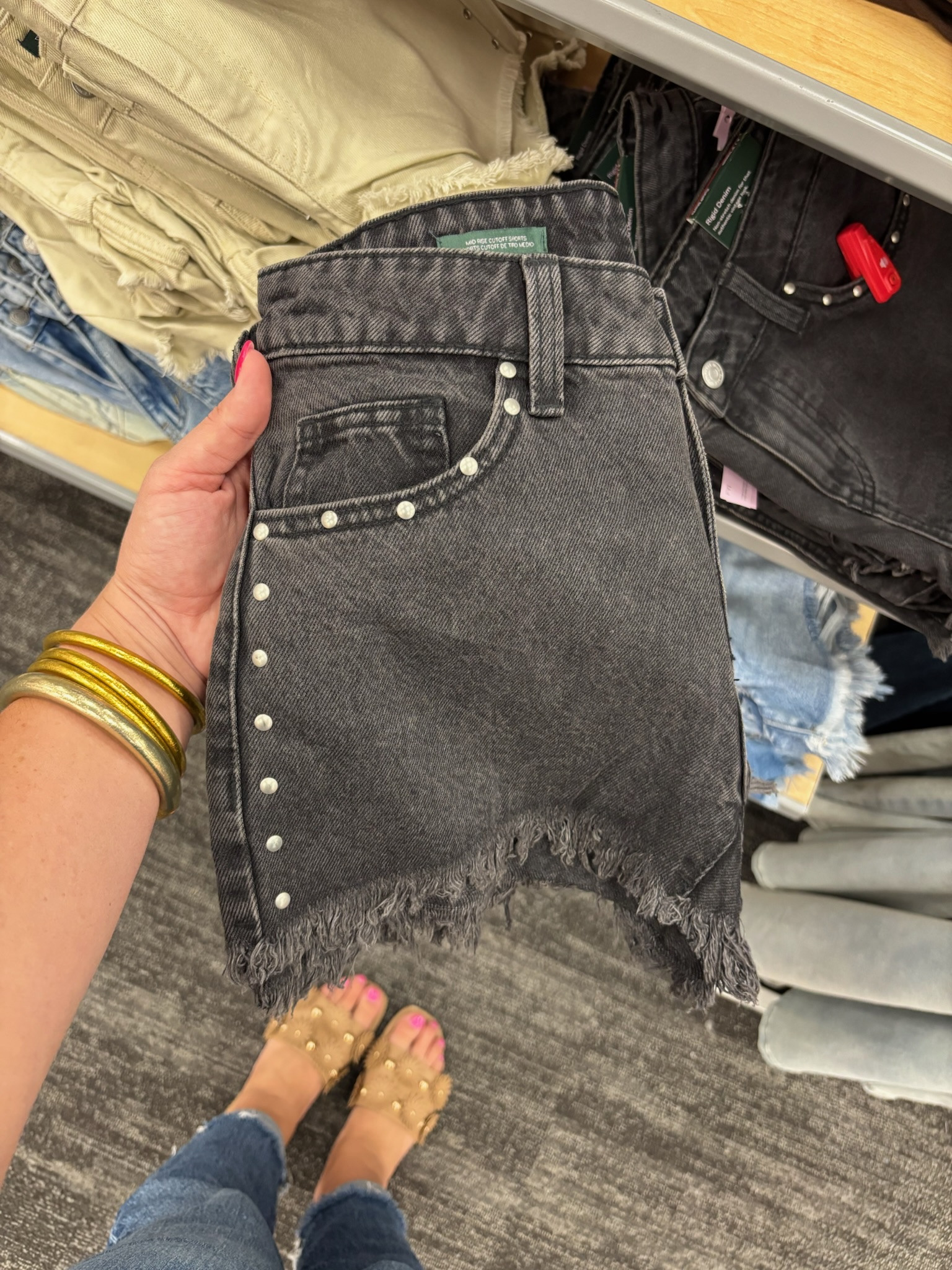 These studded black denim shorts are SO cute for summer!🖤✨

Spring, summer, country concert outfit, country, vacation

#LTKootd #LTKSeasonal #LTKMidsize