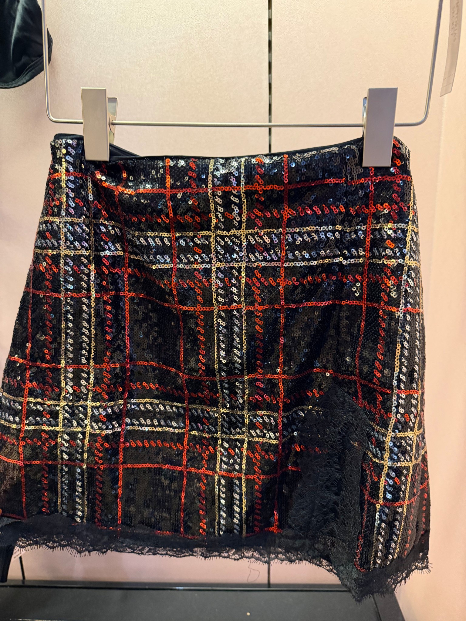 I love this sparkly skirt for the holidays 

#LTKSeasonal #LTKSaleAlert #LTKHoliday