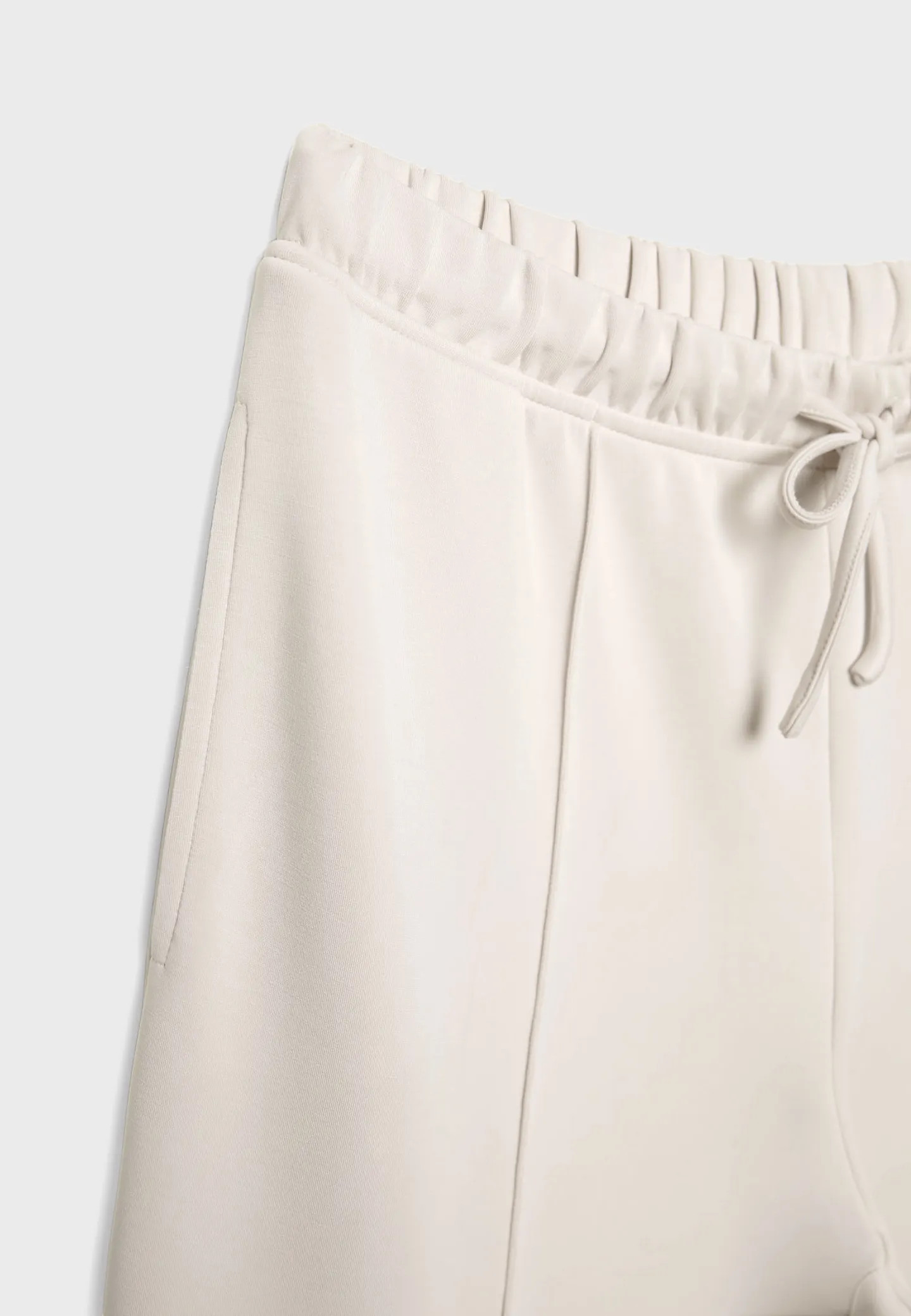 Soft-touch wide-leg jogger trousers with front seam detail - Women's Trousers | Stradivarius Unit... | Stradivarius (UK)