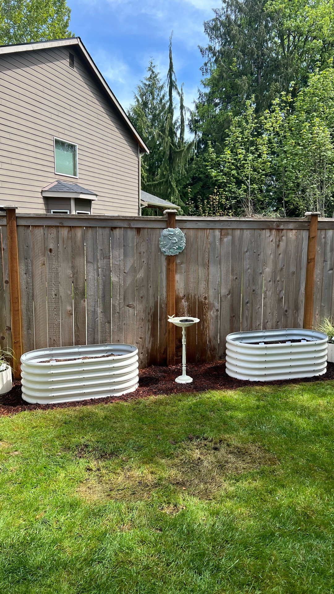 Para que tu jardín luzca aún más hermoso. Estas camas para flores están súper lindas y hechas con muy buena calidad  de material .  No esperes más y ordena las tuyas .
#gardenbeds #garden #gardenviral

#LTKHome #LTKMothersDay #LTKvlog