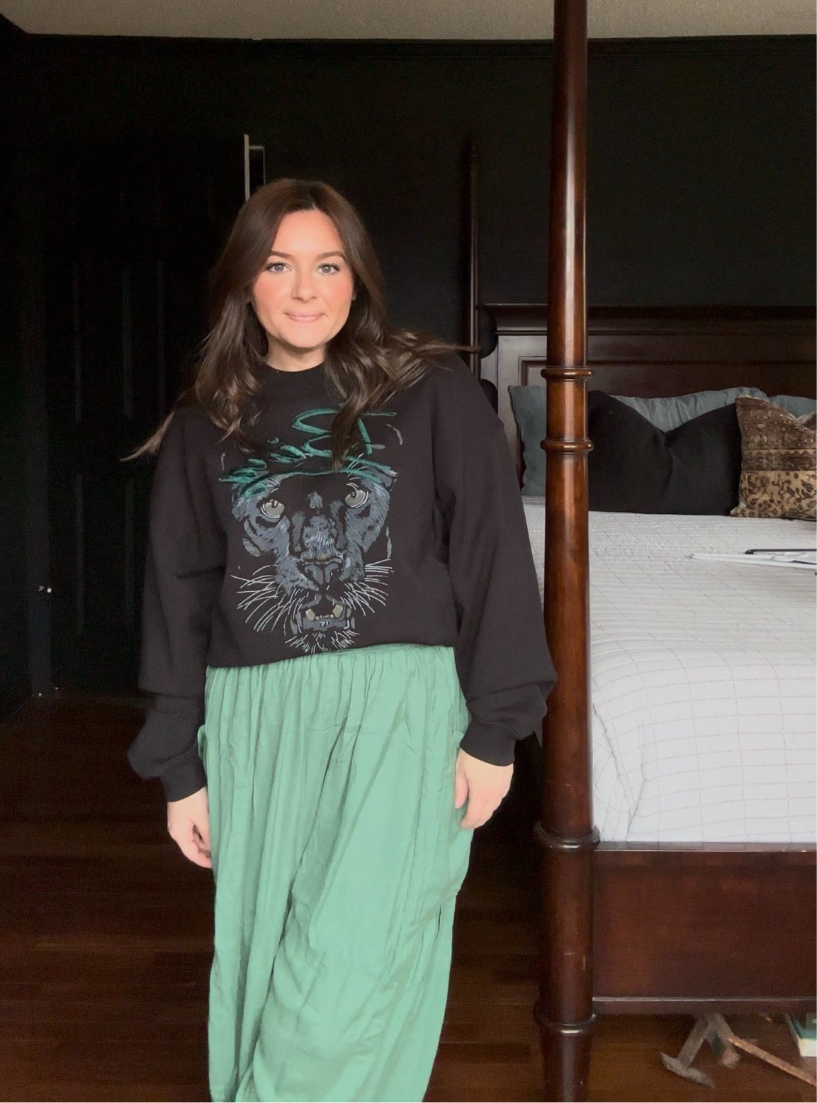 Anine Bing does graphics 💯 this one is sold out unfortunately but I linked 2 others that are stunning!