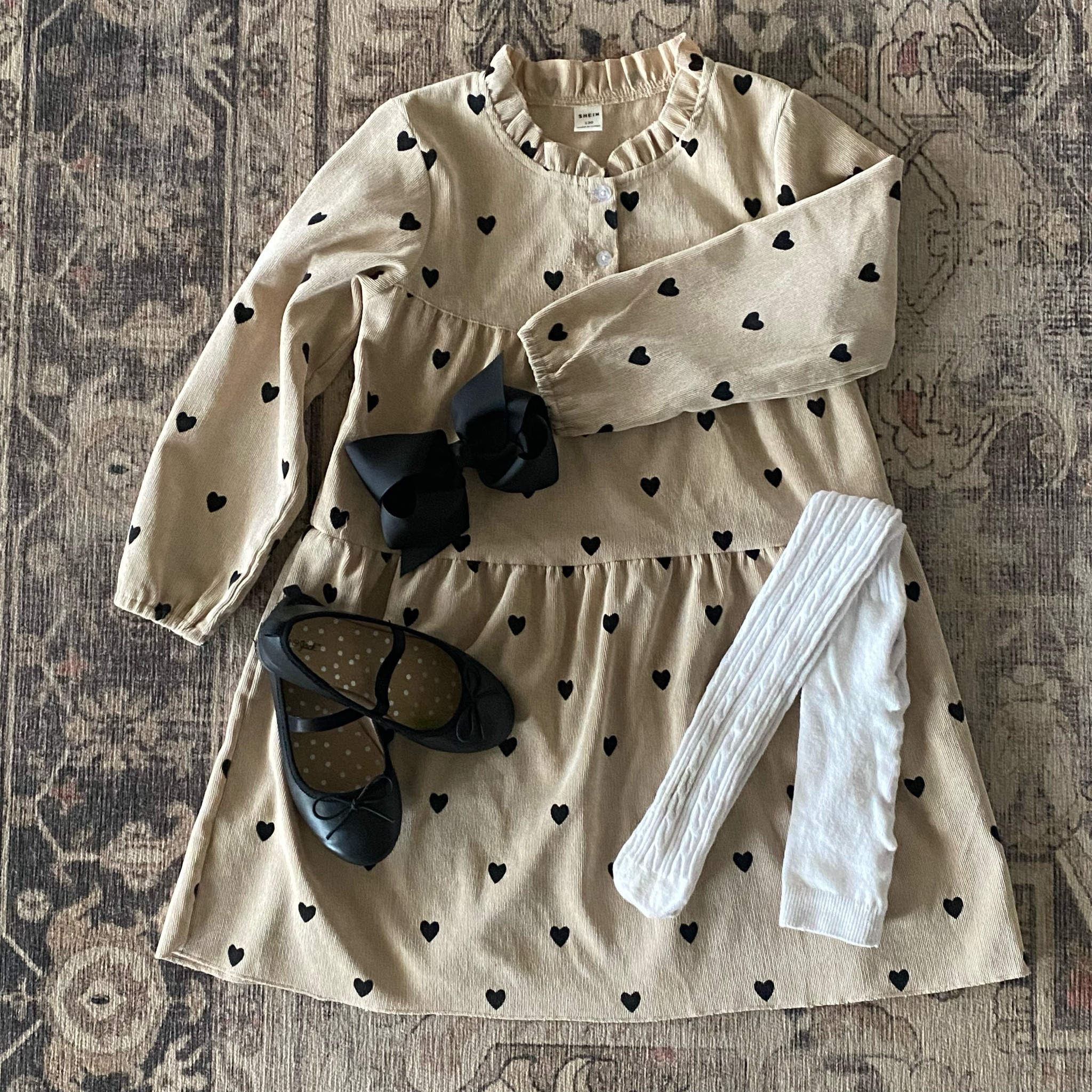 For your little valentine 🖤
Lightweight corduroy dressing covered in hearts. Add tights, a lot of ballet flats and a bow. Perfection! It’s all TTS.
#littlevalentine

#LTKstyletip #LTKkids