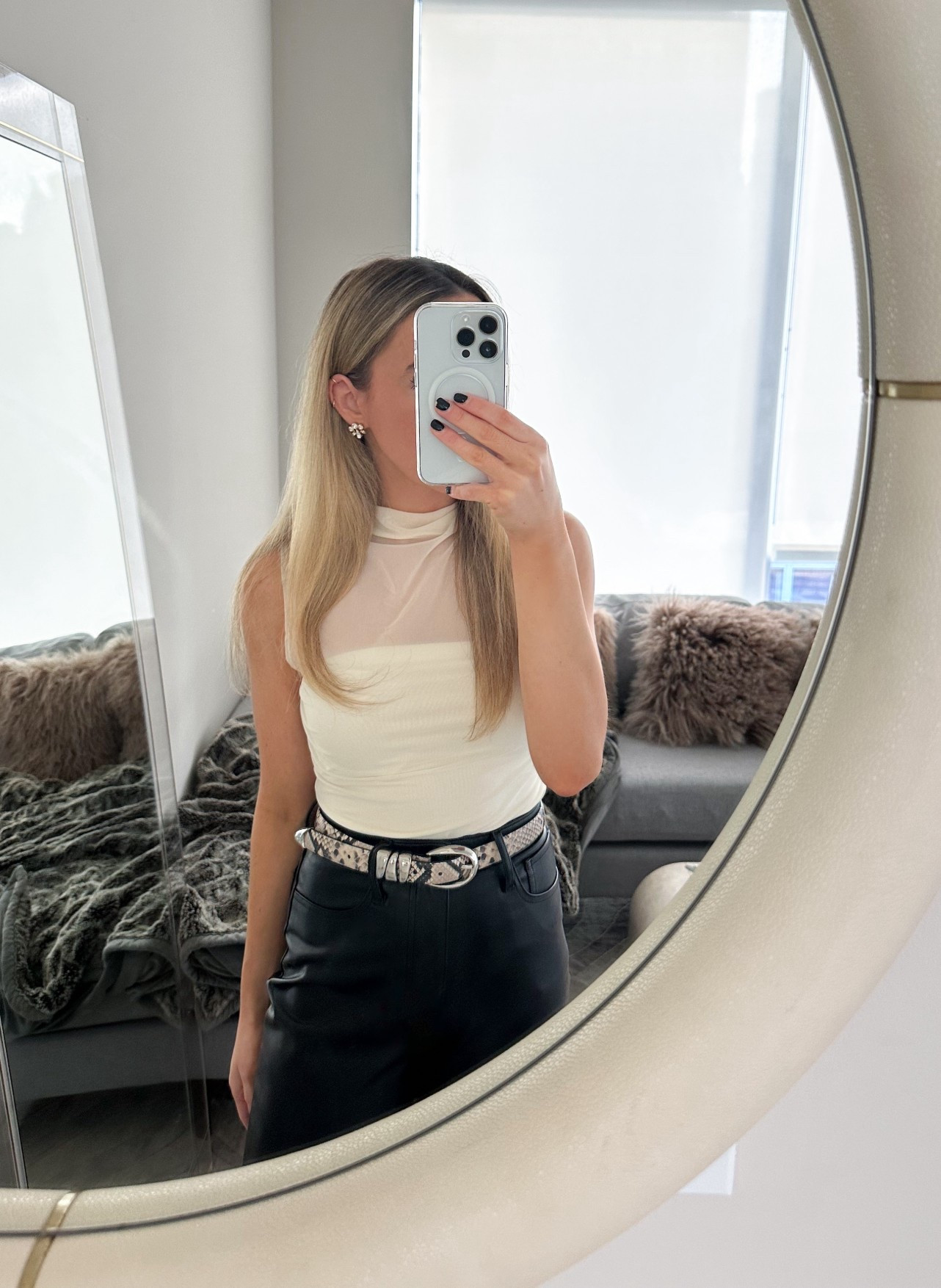 Chicago: Daily Outfit - going out look
* cannot wait to wear this top again in summer with Jean shorts and leather sandals or linen pants and colorful accessories 



ootd style fashion, reformation, going out outfit, leather pants, snakeskin accessories, animal print, Chicago outfit

#LTKU #LTKgrwm #LTKootd