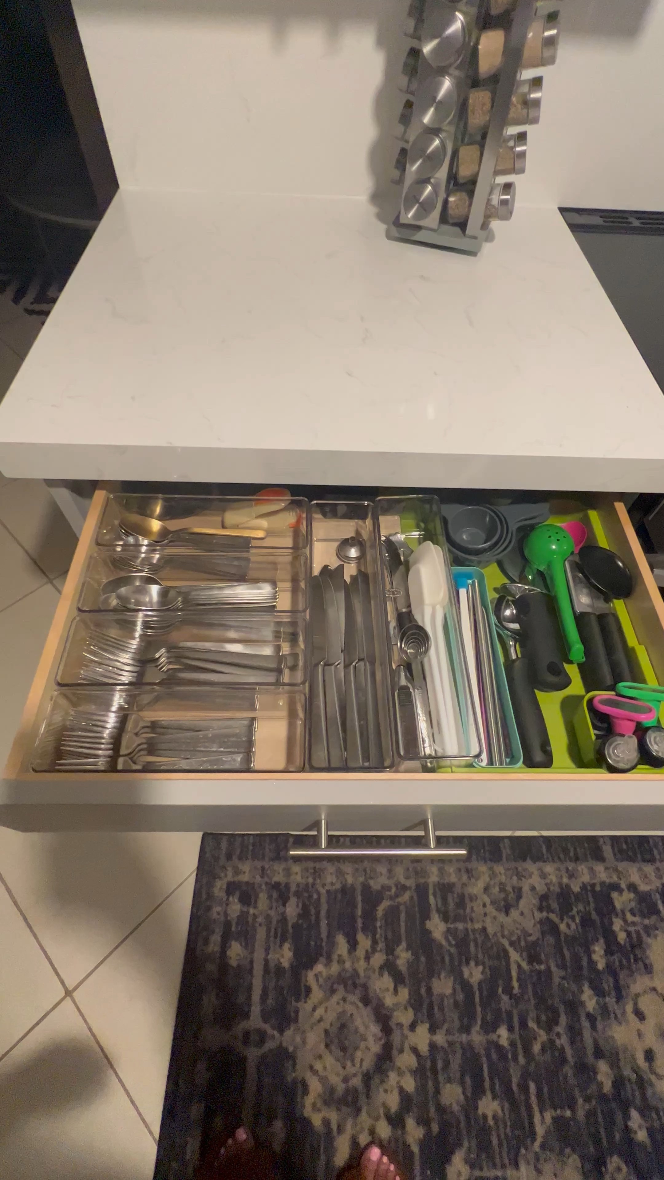 The Walmart x Home Edit 6 piece kitchen set is amazing and so price friendly. Organize your forks, knives and spoons and a pretty way! Love my kitchen drawer now with all my silverware. Shop more Home Edit from Walmart! #kitchendecor #walmarthome #homeedit #homeorganizing

#LTKhome #LTKunder50 #LTKstyletip