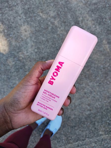 New gel cream moisturizer to try on sensitive skin. This one by Byoma has niacinamide and green tea extract, both perfect for soothing and treating acne. Plus, it's currently on sale under $15!

#LTKsalealert #LTKbeauty #LTKfindsunder50
