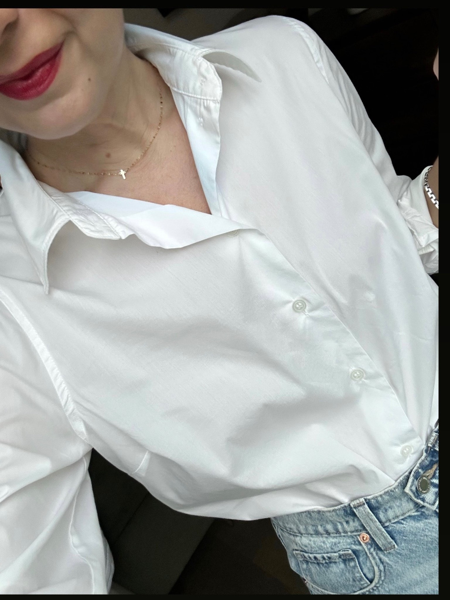 My favorite white button down. This one is not a super thick fabric but I love it. It’s a cotton/poly blend with a tiny bit of stretch. I’m in a medium!

#LTKFindsUnder50