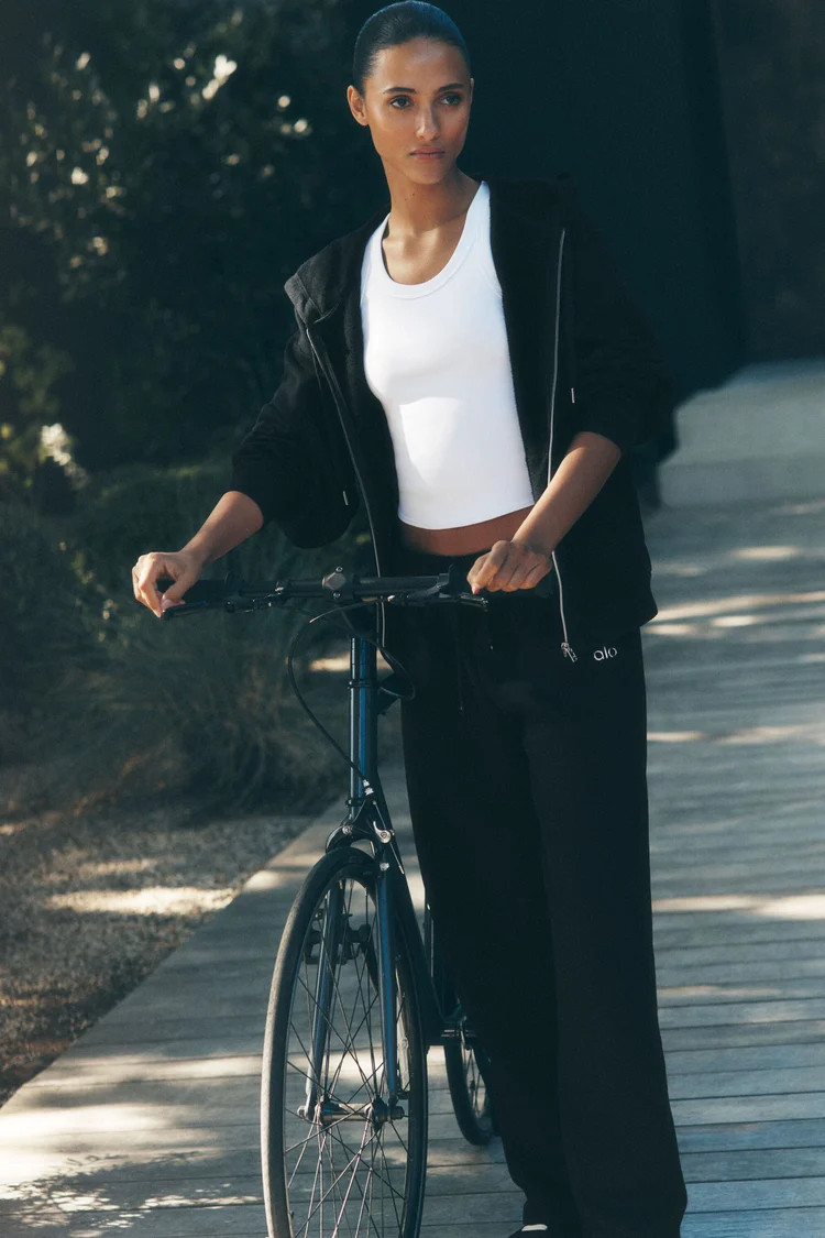 Accolade Straight Leg Sweatpant | Alo Yoga