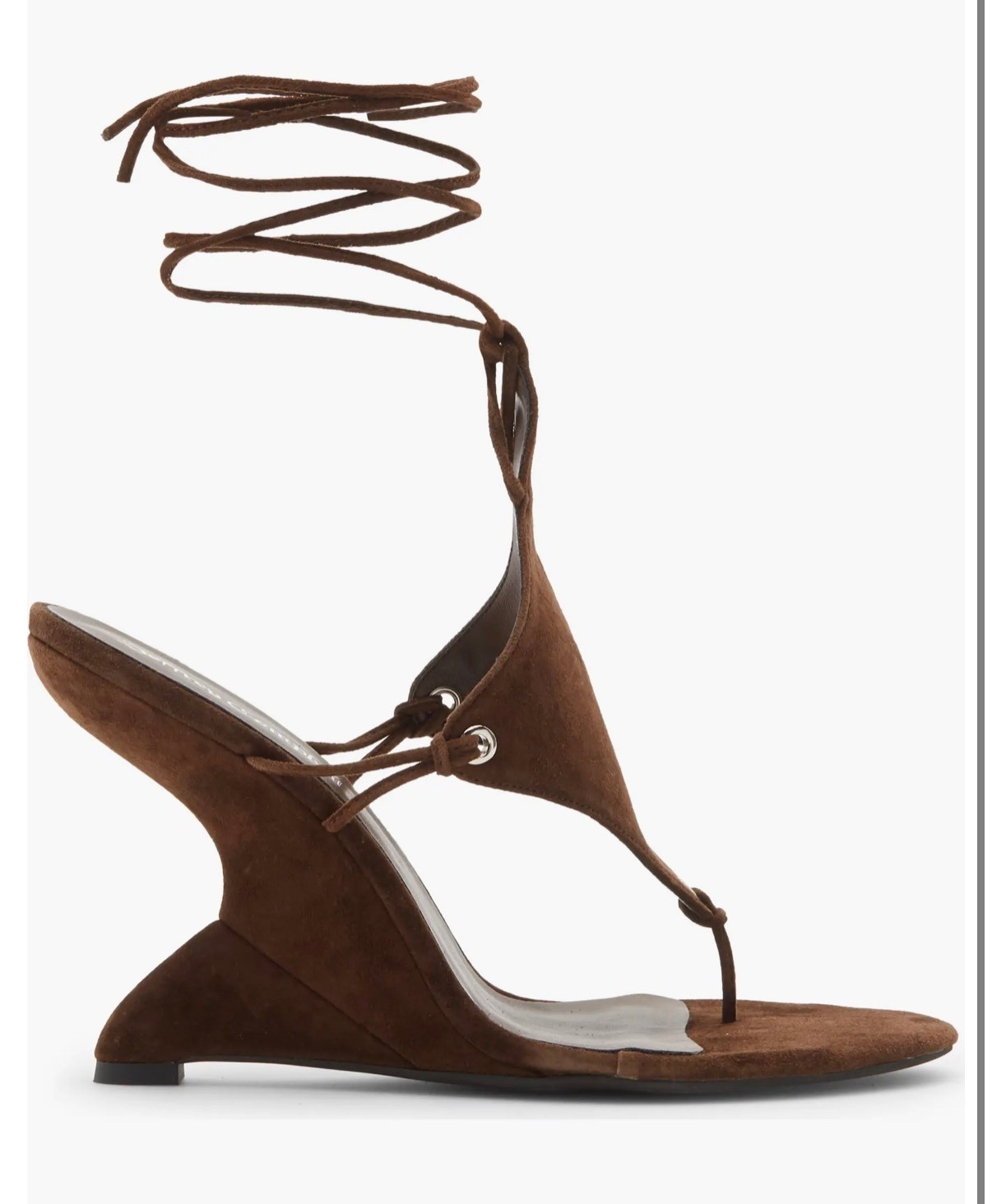 The coolest heels I own 👏🏾