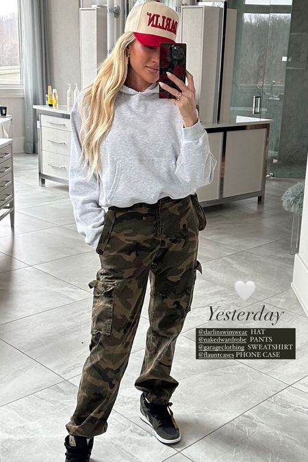 Saturday outfit 🤍 These pants are comfortable and so versatile. 

outfit l outfit inspo l camo pant l cargos l sweatshirt 