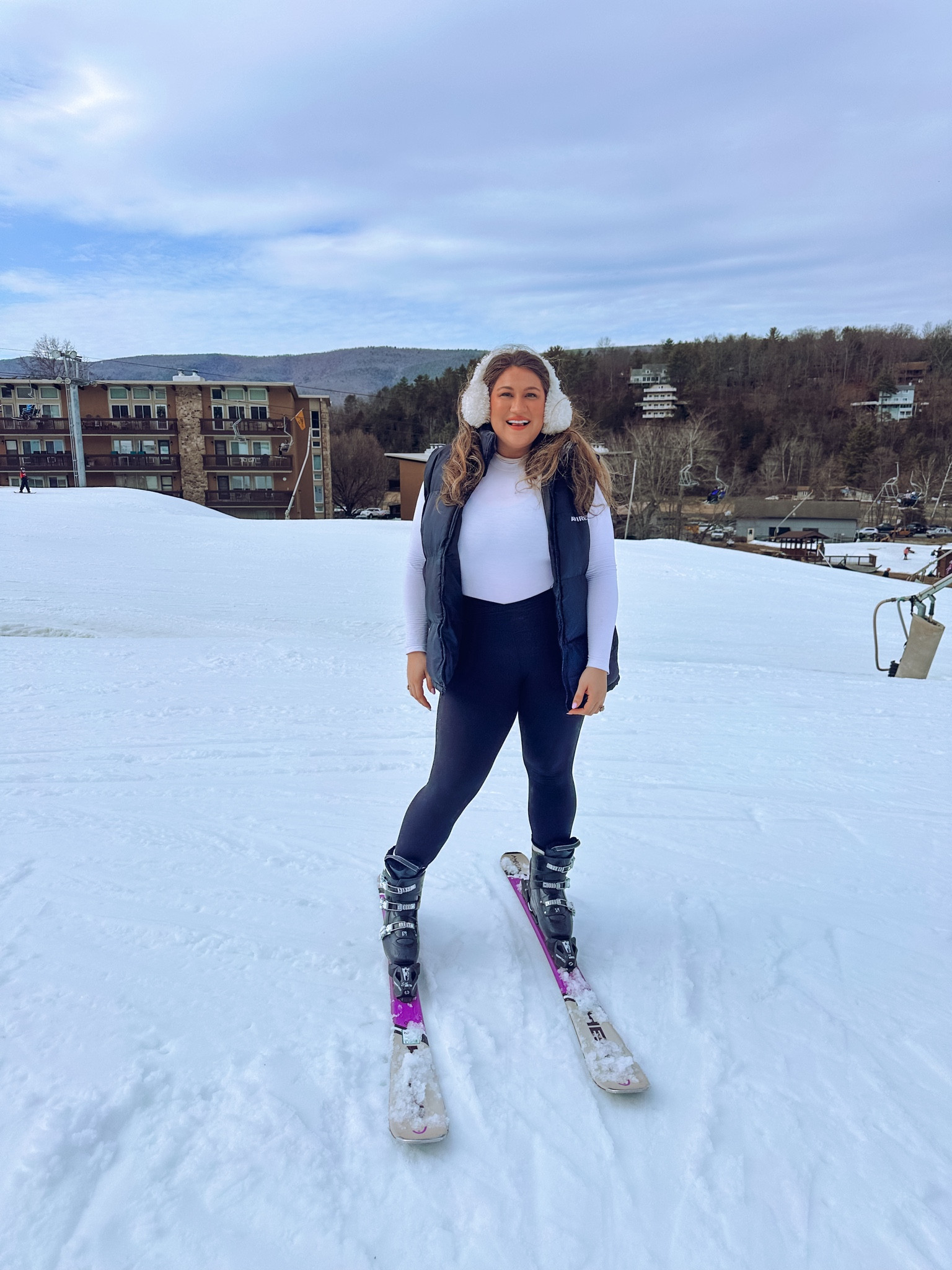 Hitting the slopes quickly before the apres ski part of the day 🎿



#LTKPlusSize #LTKActive #LTKMidsize