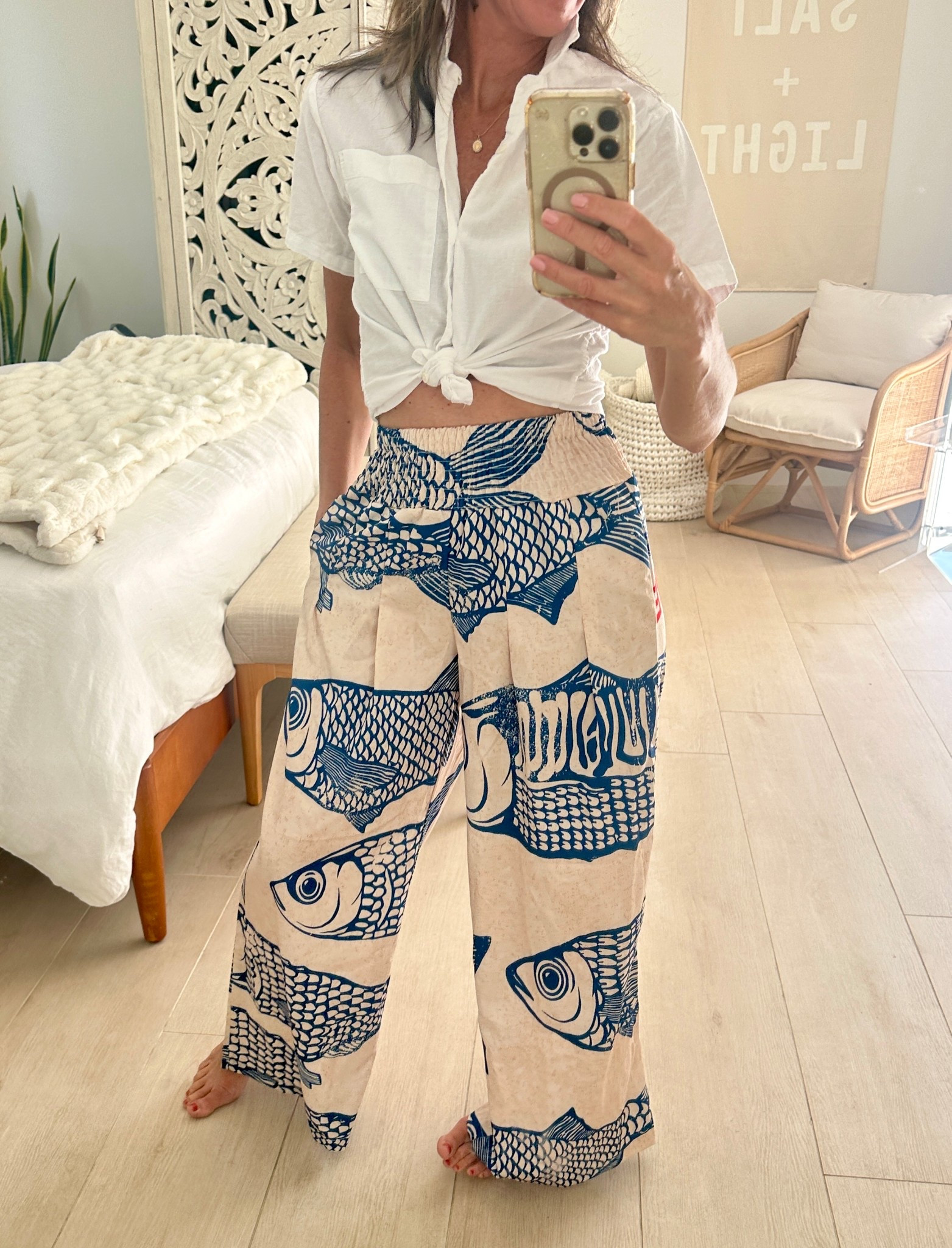 Here I am buying comfy casual flowy pants…again! These kept coming up on my feed so I caved! Found on SHEIN. I will definitely wear them with a white tank and gold jewelry this summer. Also a great travel pant.
Happy shopping!


#LTKSeasonal #LTKTravel #LTKmomlife