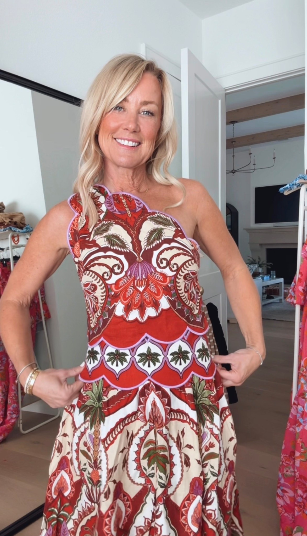 Farm Rio Unboxing | Hi Sugarplum!

Loving this pattern on this one shoulder dress! Such a fun and unique style.
Dress: XS

#LTKootd #LTKOver40 #LTKSeasonal