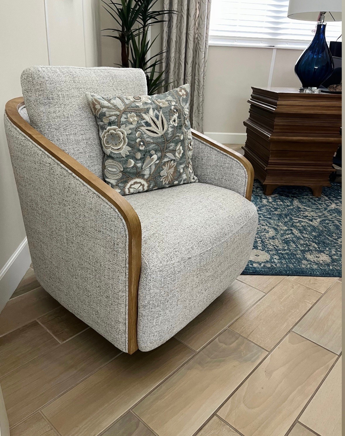 #ad My mom’s office finishing touches were all from @Wayfair wayfair and it’s a great time to shop with limited time Hot Summer Sale deals you don’t want to miss ! I love her swivel chair and accent pillow for a corner of a living room; office for bedroom! #wayfair #wayfairpartner

#LTKHome #LTKSaleAlert