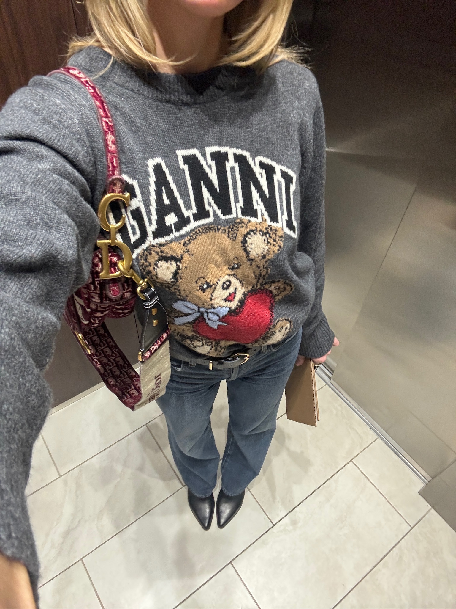 Elevated Casual Look 🖤 

chic style, trendy fashion, casual outfit, women’s sweater, women’s jeans, pointed toe boots 

#LTKStyleTip