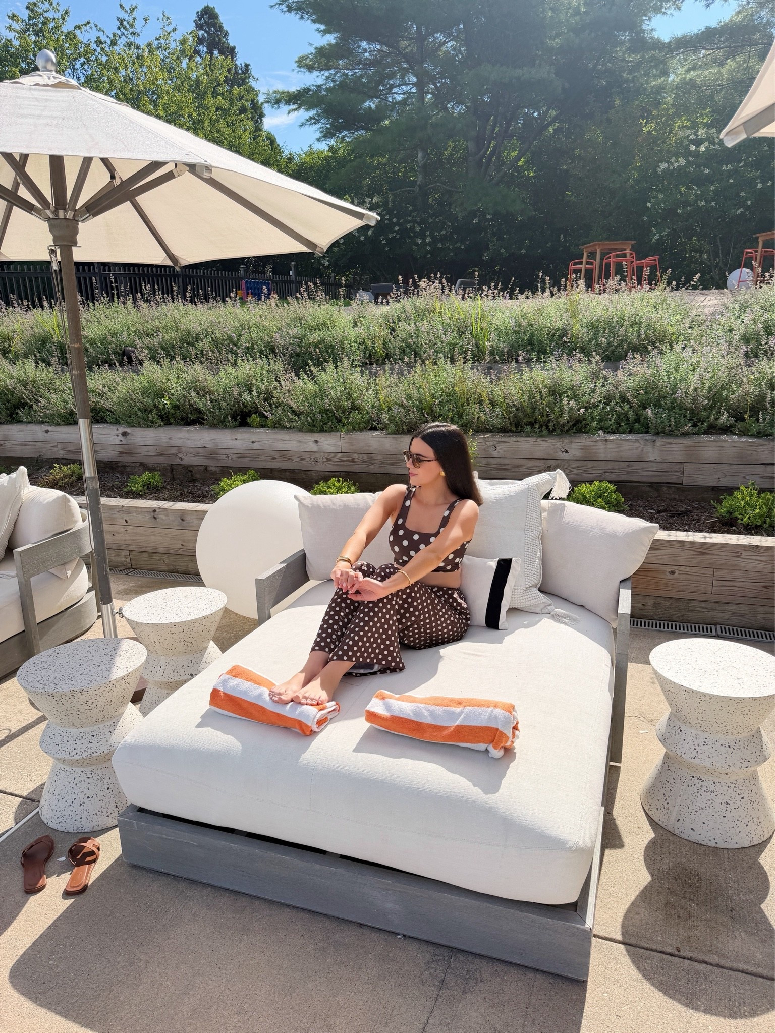 Poolside in the Hamptons 🤎