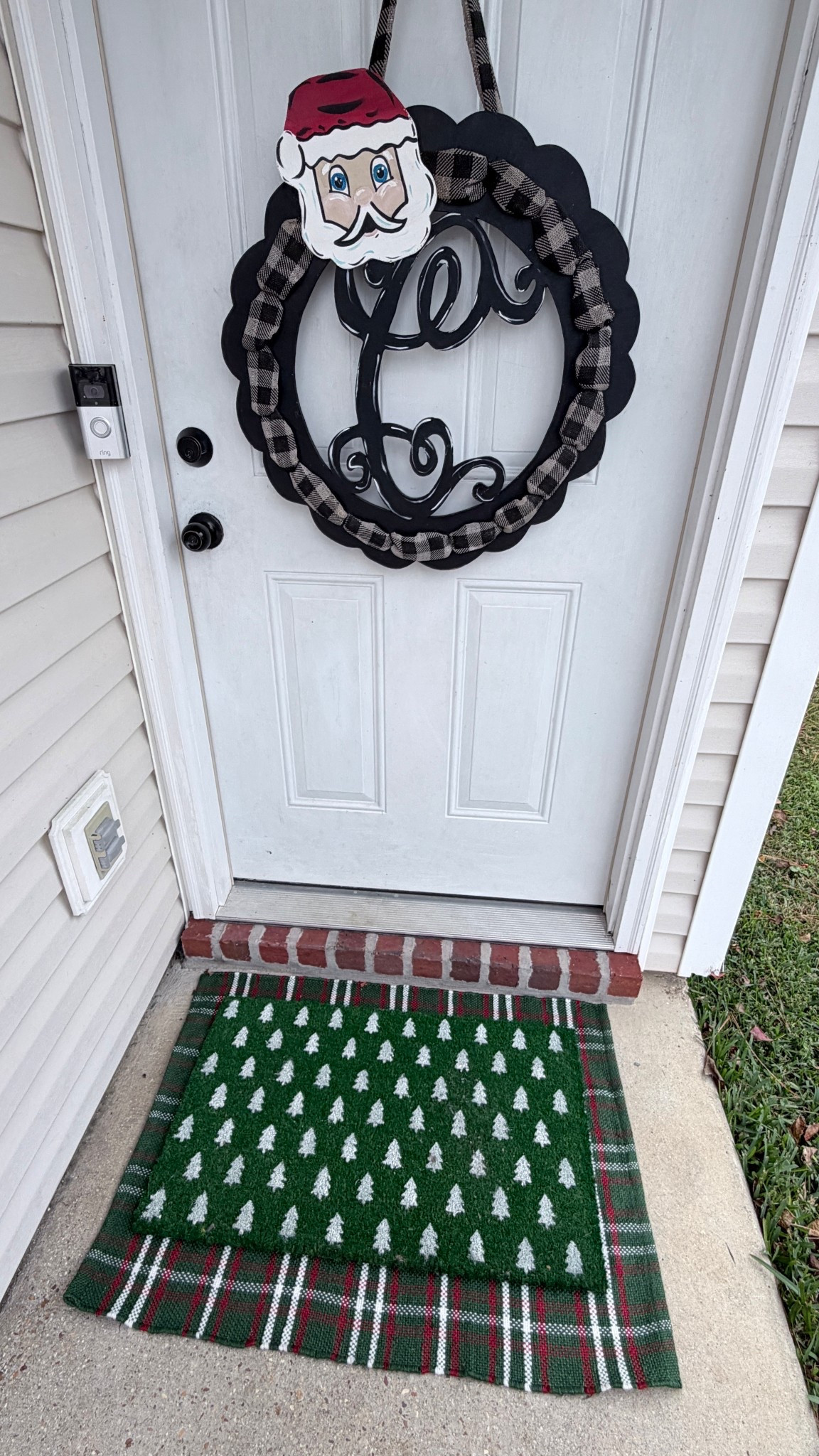 ✨🎄 Holiday porch refresh! 🎄✨
I’m obsessed with this layered doormat combo, the plaid + little trees feels so cozy and classic for Christmas. And the Santa wreath is the cutest welcome ever!


#LTKhome #HolidayPorch #ChristmasDecor #FrontDoorStyle

#LTKHoliday #LTKSeasonal #LTKHome
