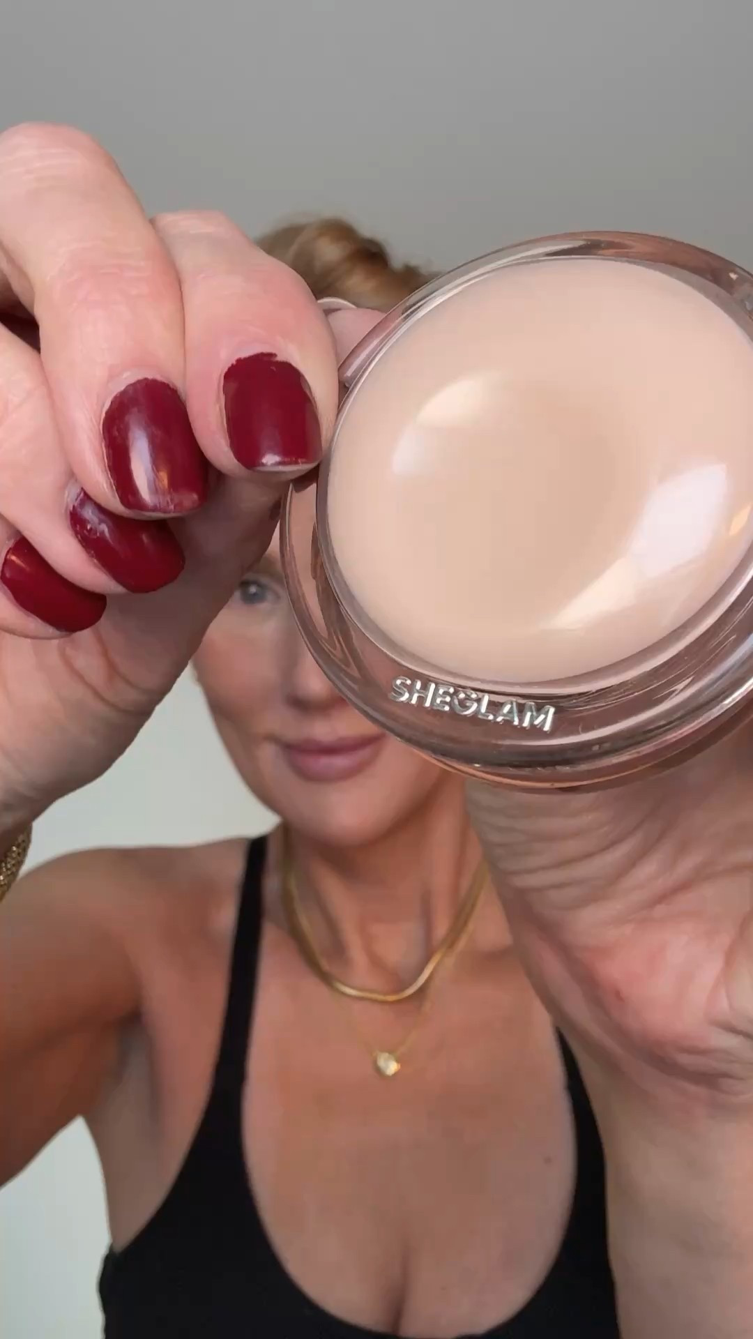 Stunning & ONLY $7 😍  This eyeshadow formula is surprisingly high quality for the price! I love the packaging too! 🔥

#eyeshadow #makeup #makeupover40 #eyeshadowlook #GRWM 