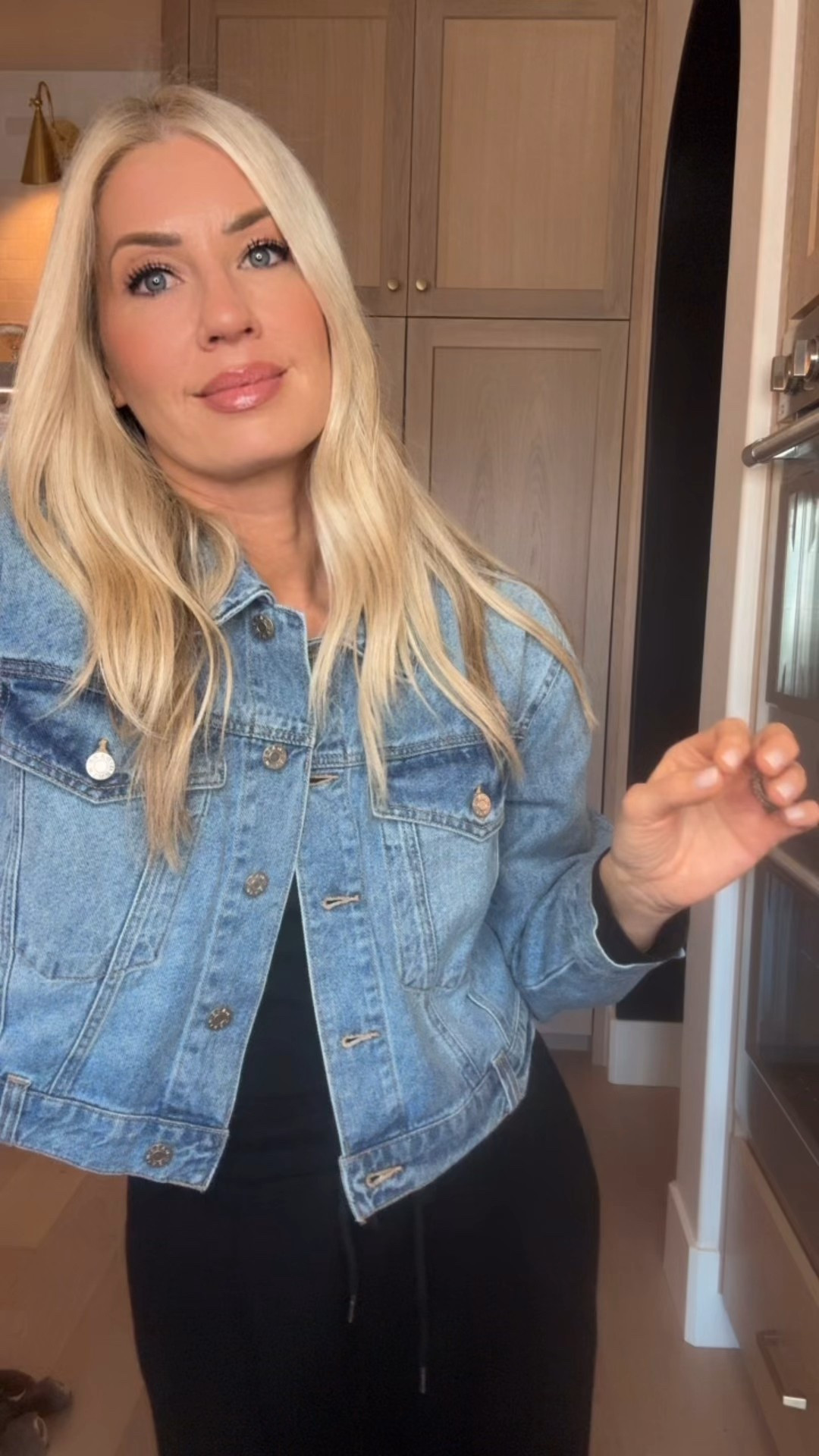 Aging gracefully 
Curcumin 
Turmeric 
Daily vitamins 

#LTKActive #LTKBeauty #LTKfitnessgoals