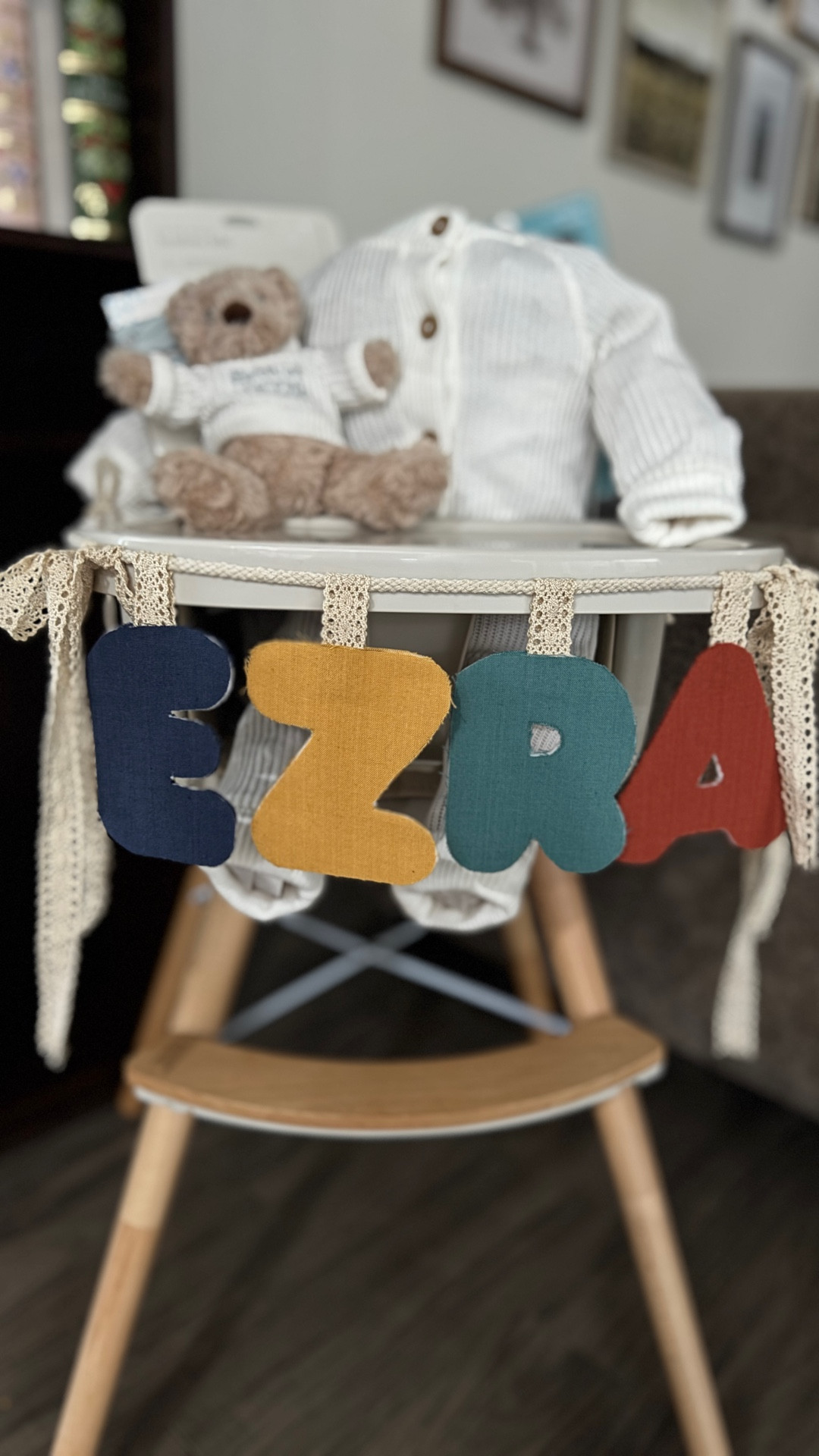 How to make a fabric banner and I’ve linked similar products used