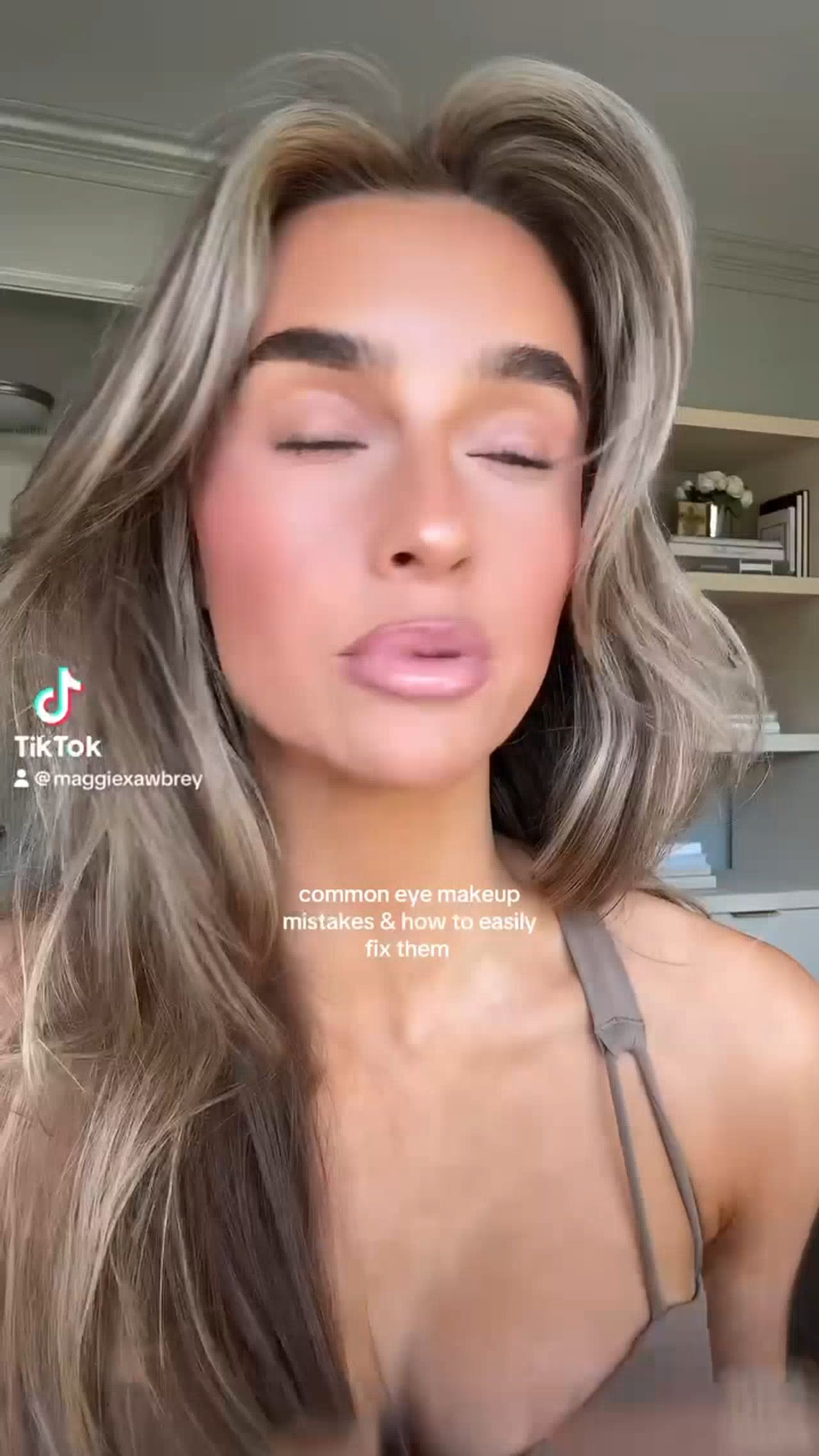 common eye makeup mistakes & how to easily fix them 🫶🏼

#eyemakeup #makeuptips #makeupessentials 

 

#LTKBeauty