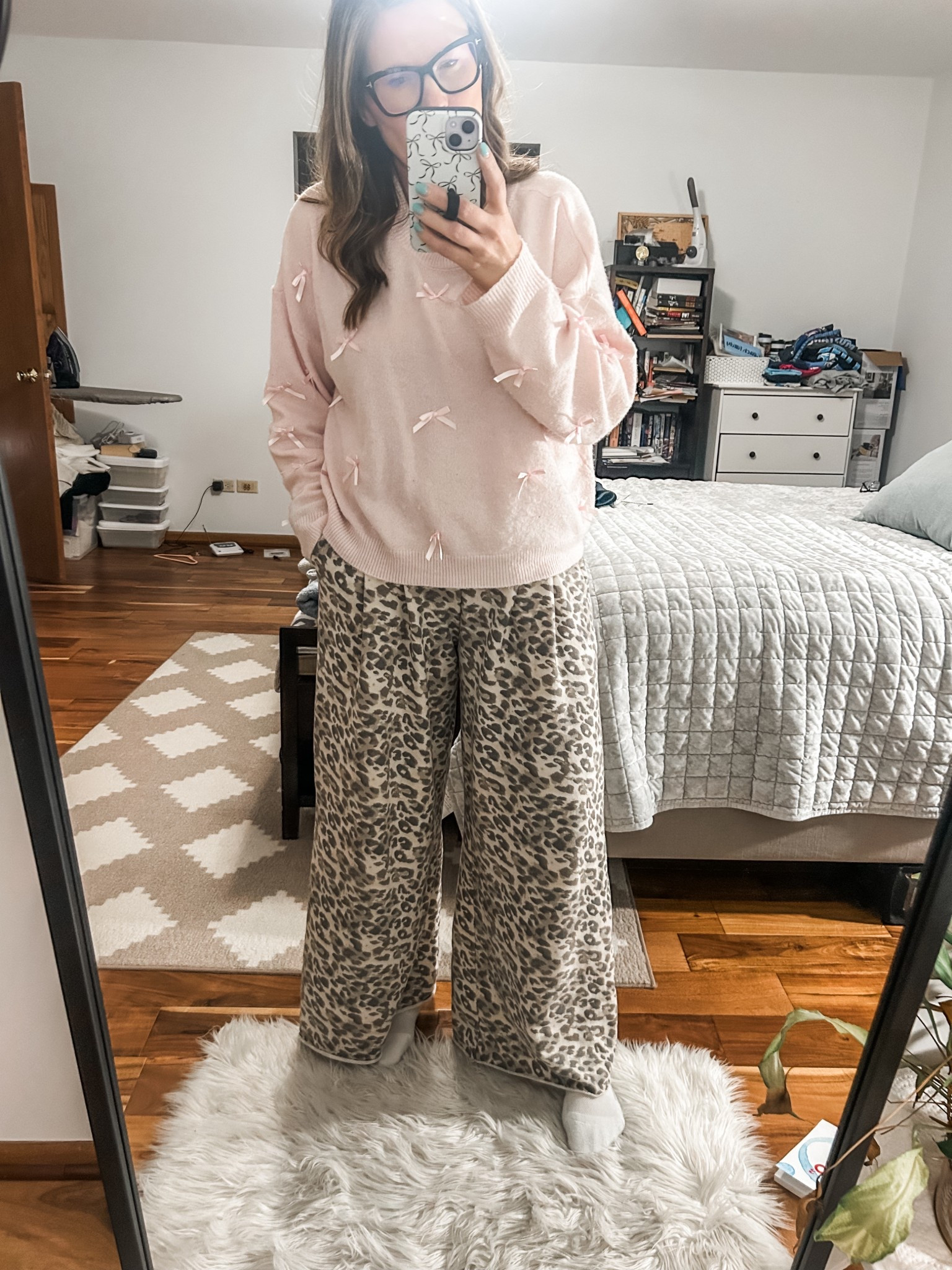 I’ve been literally living in these sweatpants when I get home from work each day. Don’t even change my sweater 😂😂

#LTKootd #LTKmomlife #LTKMidsize