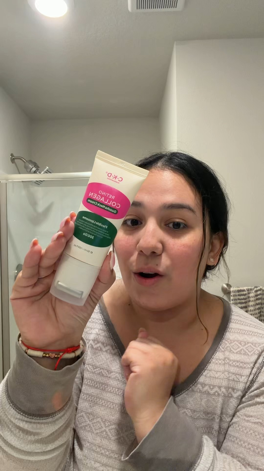 Es hora de darle amor a nuestro cuello también ❤️ está crema se siente deliciosa cómo si me estuviera dando un masaje en un spa ❤️

#LTKBeauty #LTKmorningroutine #LTKselfcare
