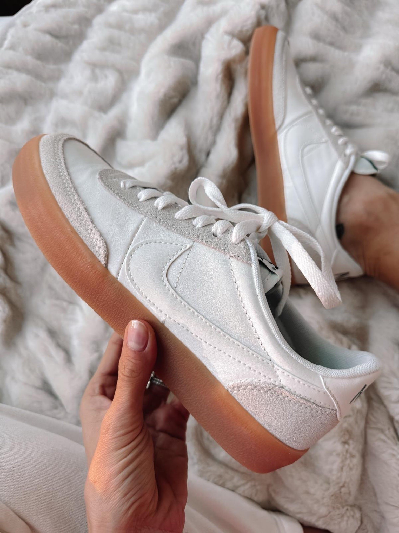 Neutral sneakers that will compliment any athleisure outfit, Nike sneakers, casual looks, annabrstylee

#LTKActive #LTKOver40 #LTKSeasonal