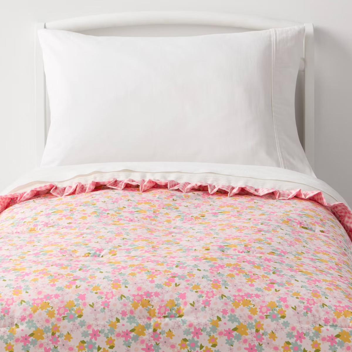 Toddler Crinkle Bow Gingham Floral Kids' Comforter - Pillowfort™ | Target