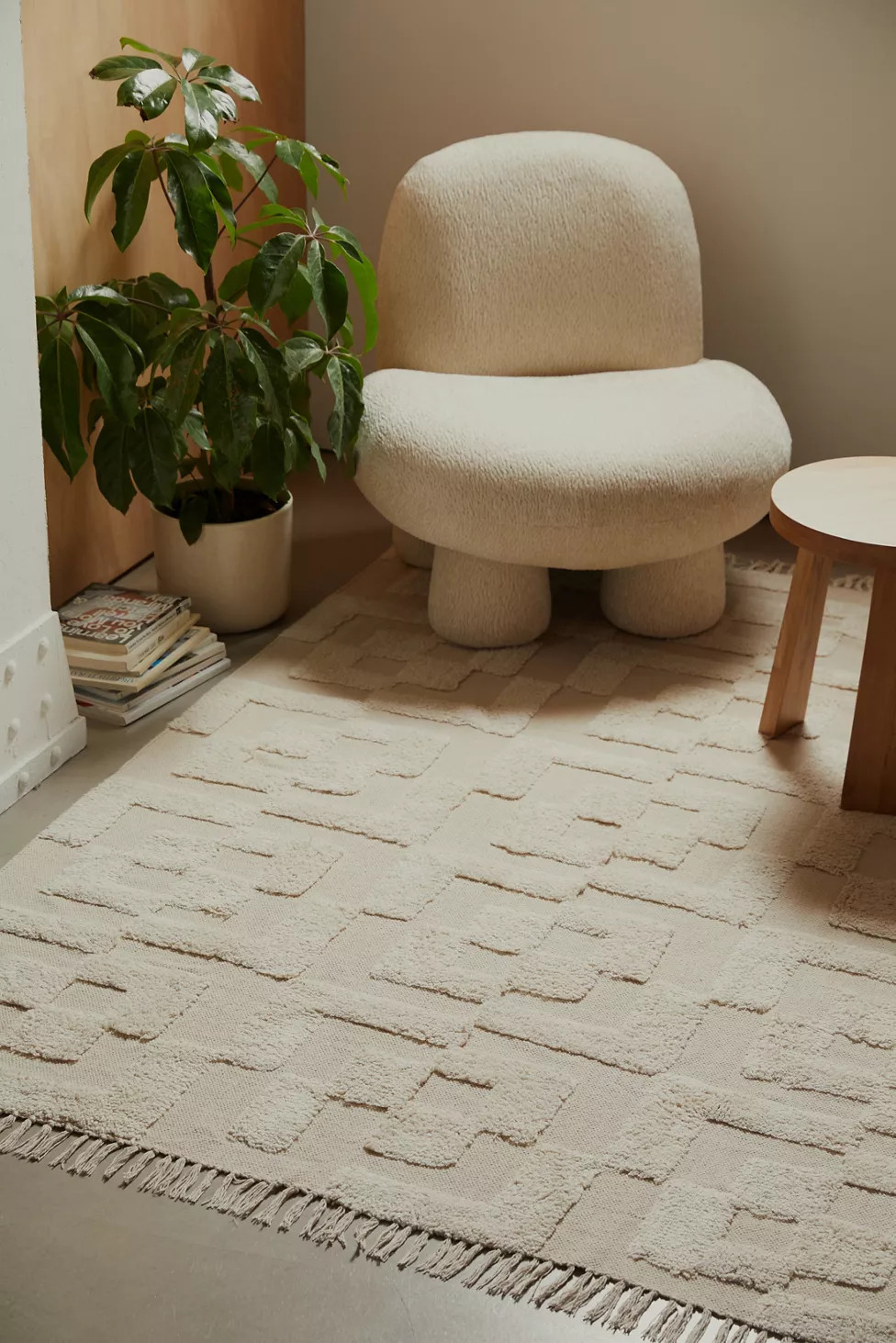 Evertt Hilo Tufted Rug | Urban Outfitters (US and RoW)