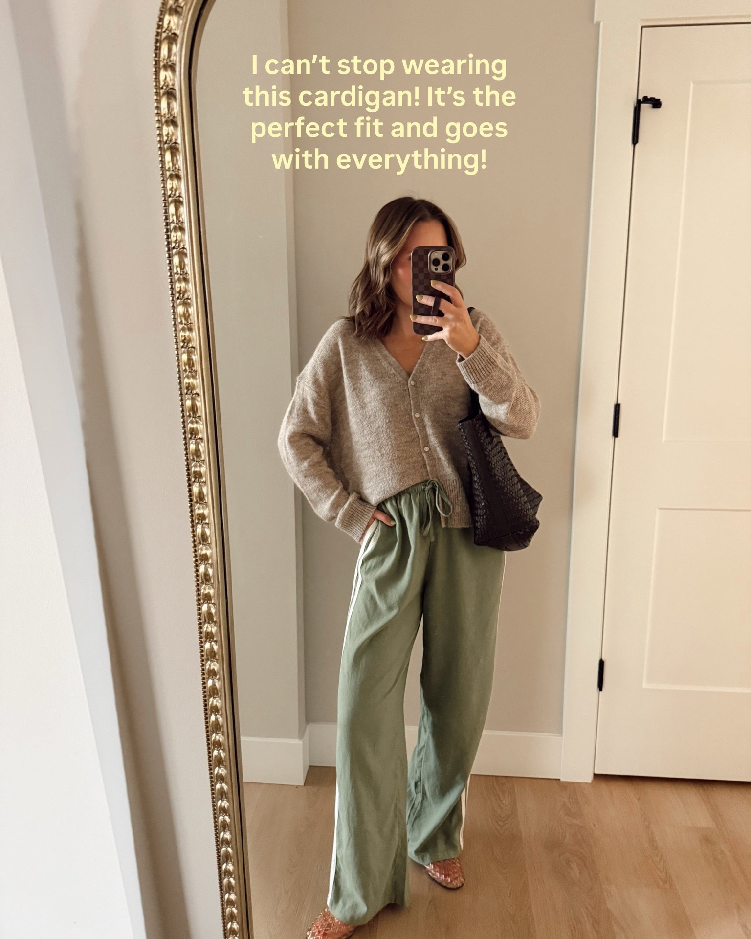 I can’t stop wearing this cardigan! It fits perfectly and goes with everything 🤎