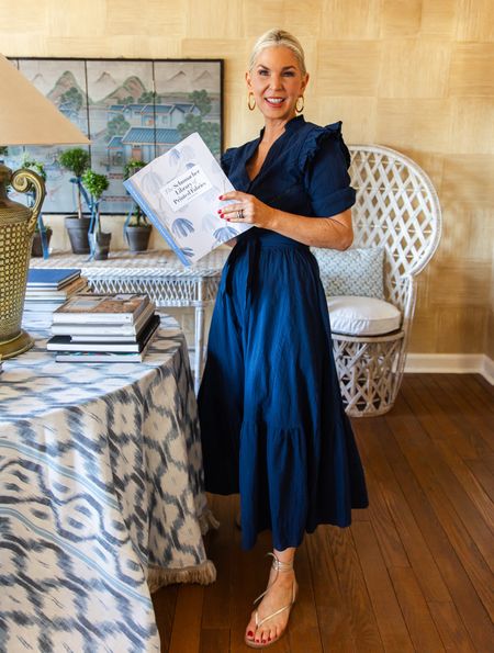 Can’t resist a great navy blue dress (especially on sale!) 💙