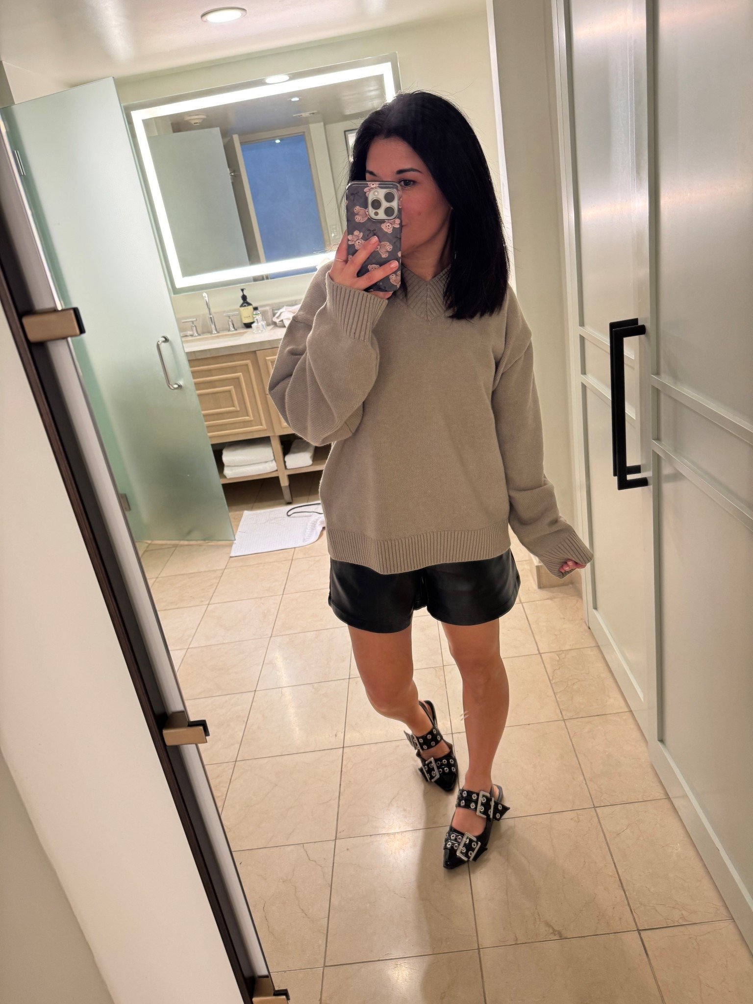 obsessed with this sweater! the quality is amazing for the price. i sized up to a small 

#LTKTravel #LTKgrwm #LTKootd