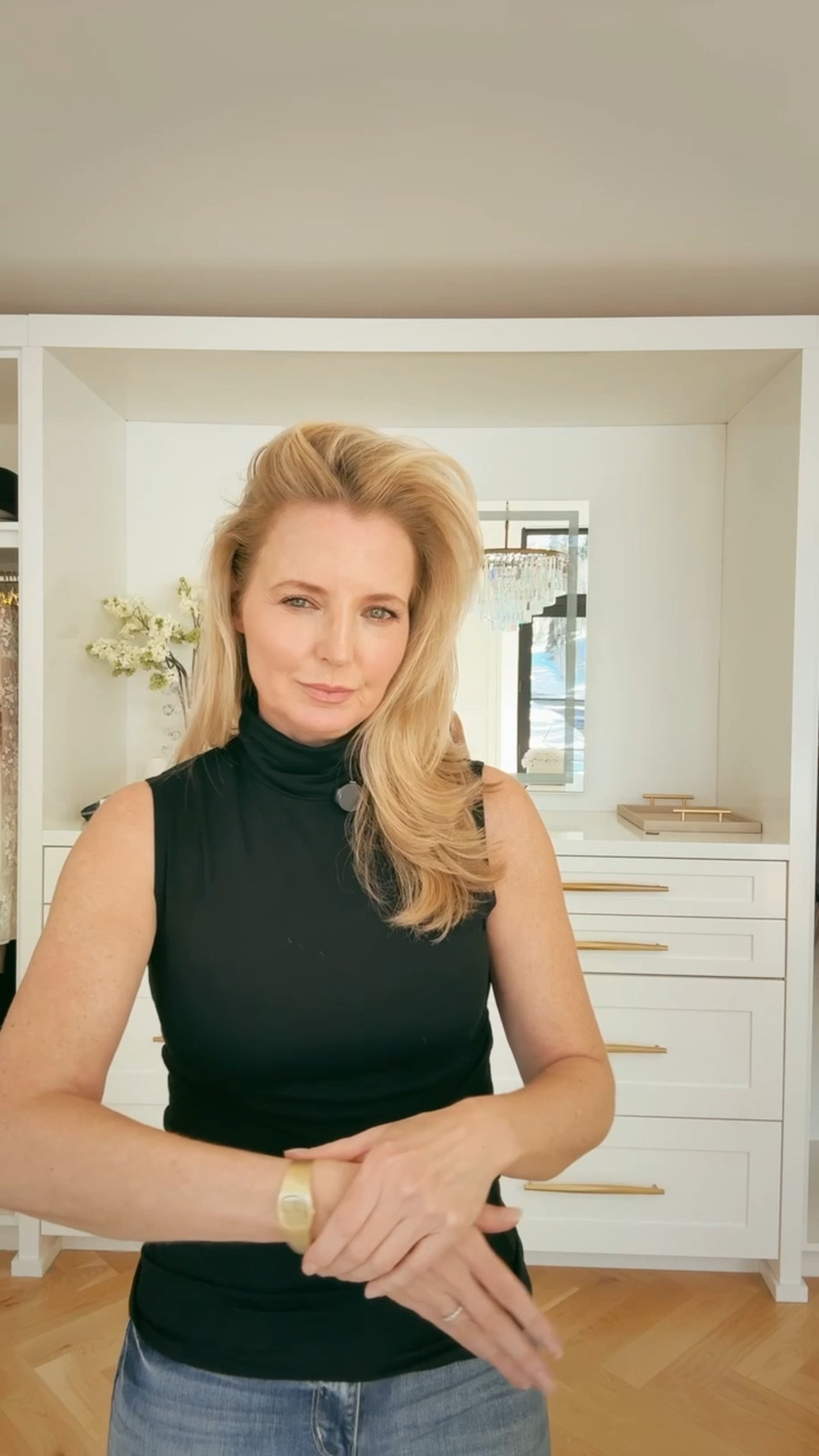 Carolyn Bessette was a minimalist through and through—no logos, no belts, minimal prints, and minimal jewelry…often only wearing a thin, elegant watch. 

#LTKOver40 #LTKSeasonal