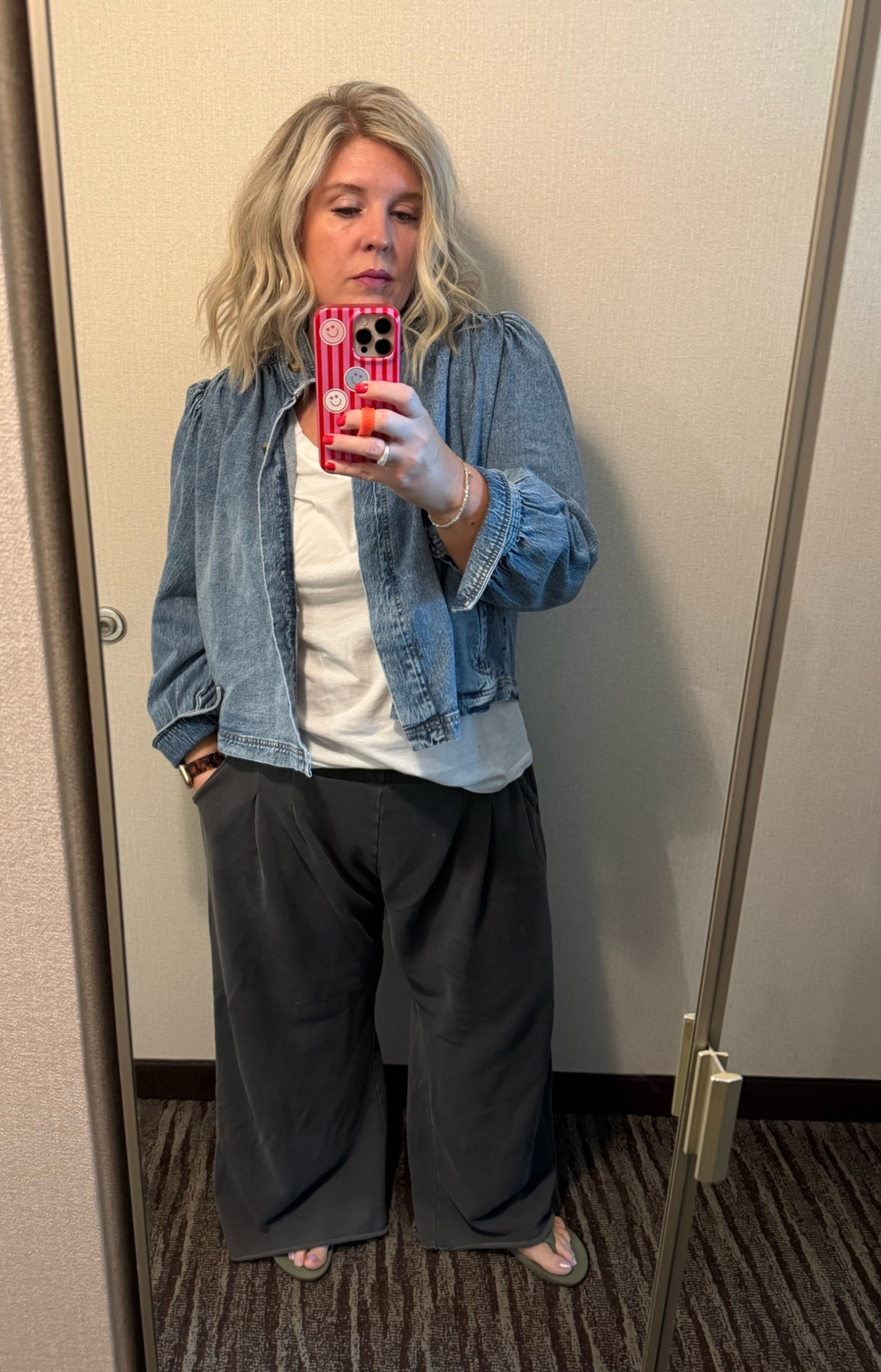 Zoo and airport day

#LTKootd #LTKdayinmylife #LTKgrwm