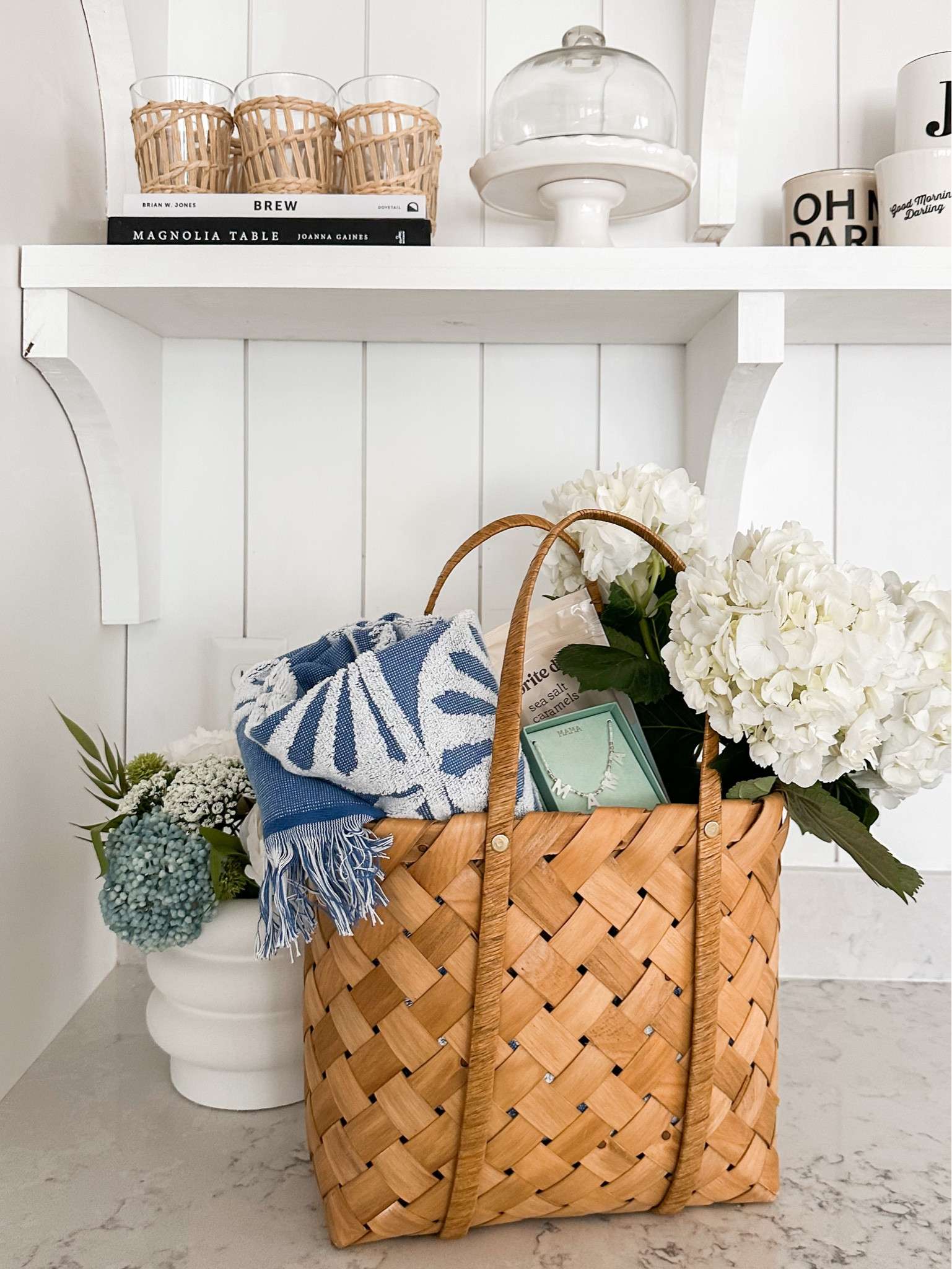 MOTHERS DAY GIFTS 🤍 (This exact basket is Hobby Lobby I’m unable to link it) #gift #mothersday #mom #basket 