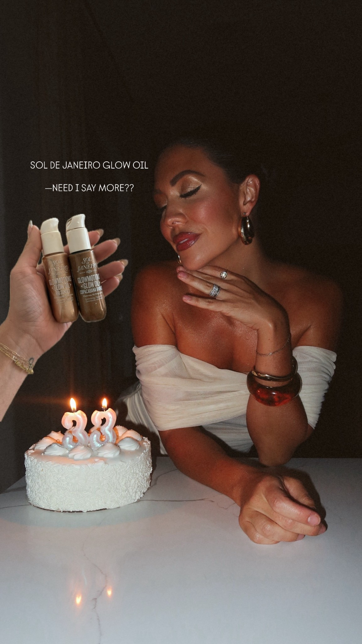 Sol de Janeiro glow oil // great for an added shimmer to your body! 

Body glow 
Body shimmer 


#LTKFindsUnder50 #LTKselfcare #LTKgrwm