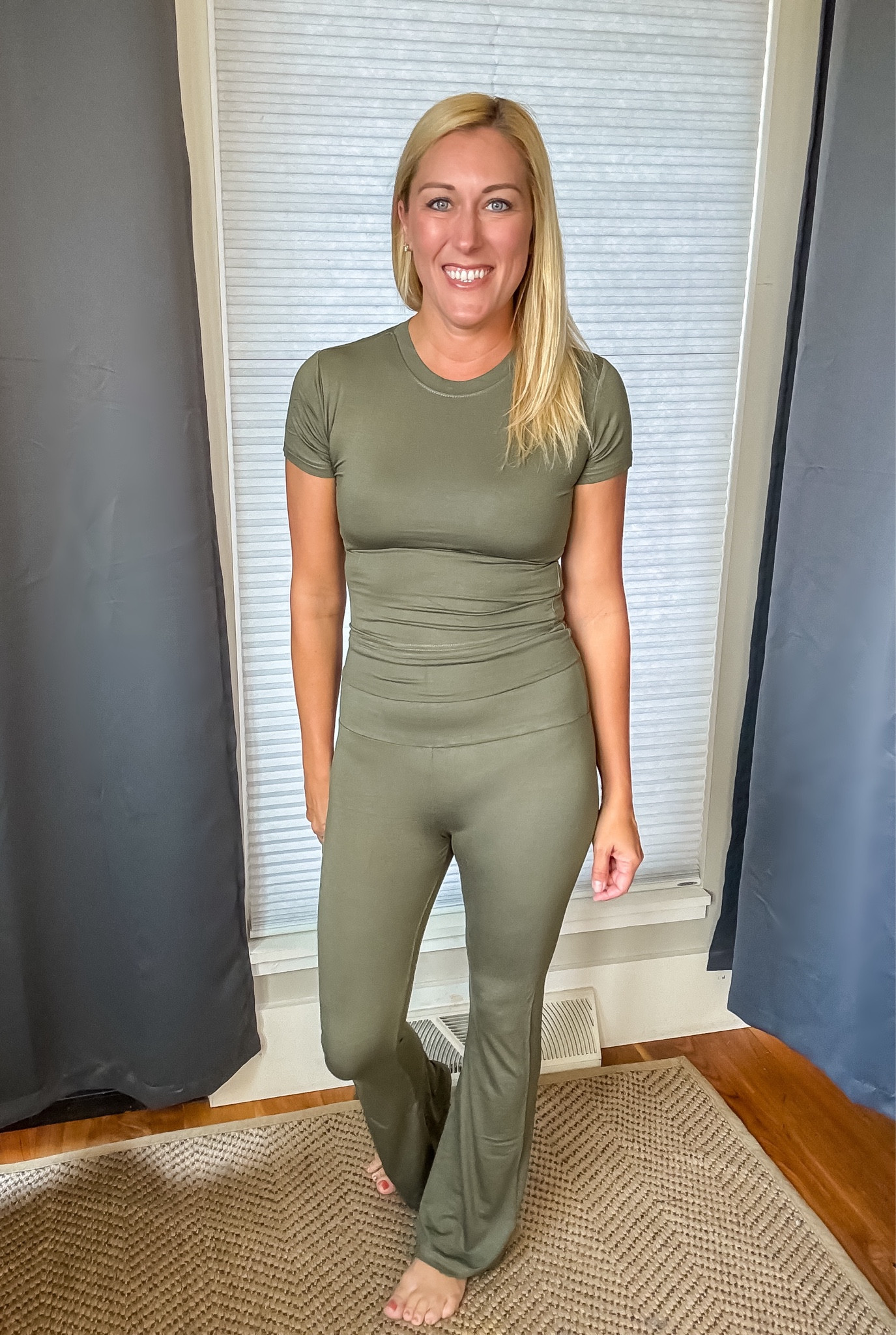 We love 2pc sets this season and this one is fantastic! I’ll in love with the flair pants and the stretch and comfort are amazing.