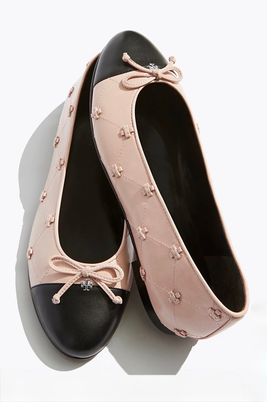BUNNY KNOT CAP-TOE BALLET FLAT
Tory Burch latest!

Polished, feminine, elegant. The Cap-Toe Bunny Knot Ballet Flat is crafted in light pink leather, quilted with tiny knots. Each one is hand-placed with precision, crossing at a perfect right angle.

#LTKootd #LTKTravel #LTKWorkwear