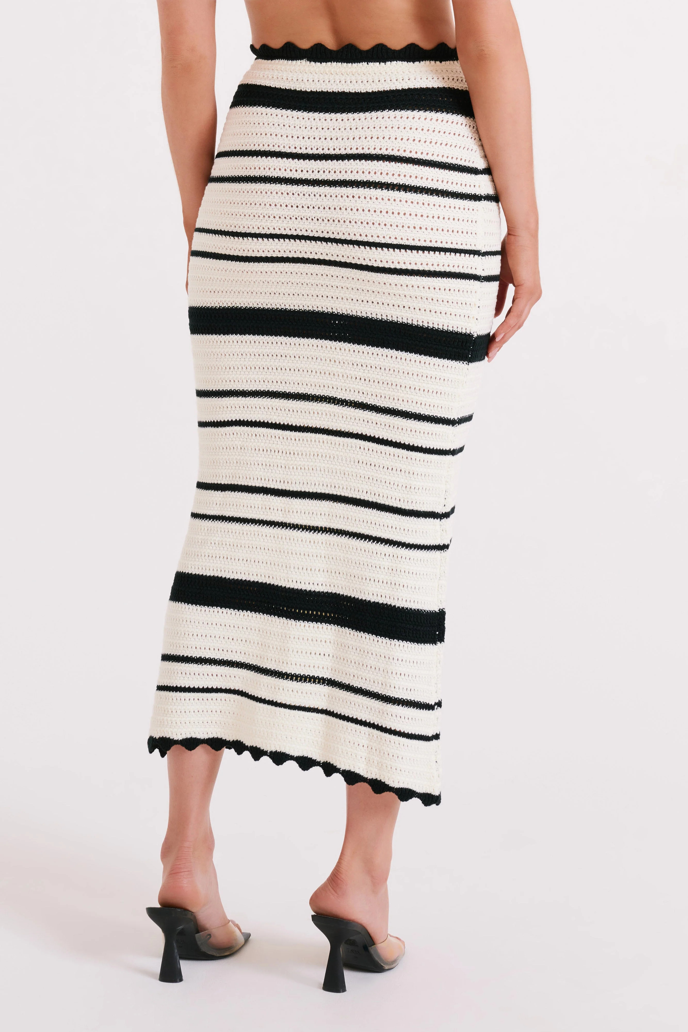 Jadia Contrast Crochet Fishtail Maxi Skirt - Black/White | MESHKI US