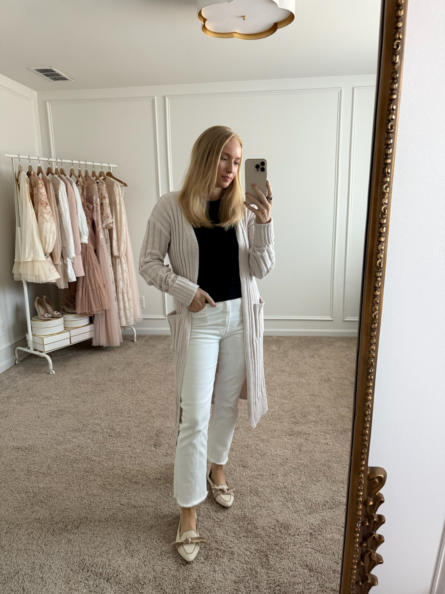 Cute casual winter look! Winter outfits // winter cardigans // white jeans // Walmart finds 

#LTKWorkwear #LTKFindsUnder50 #LTKSeasonal