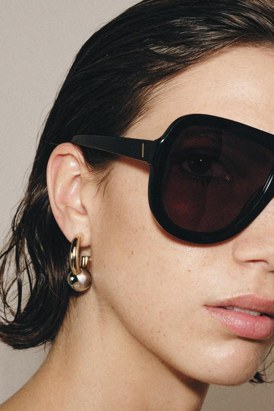 CONTRAST BALL HOOP EARRINGS | Zara US